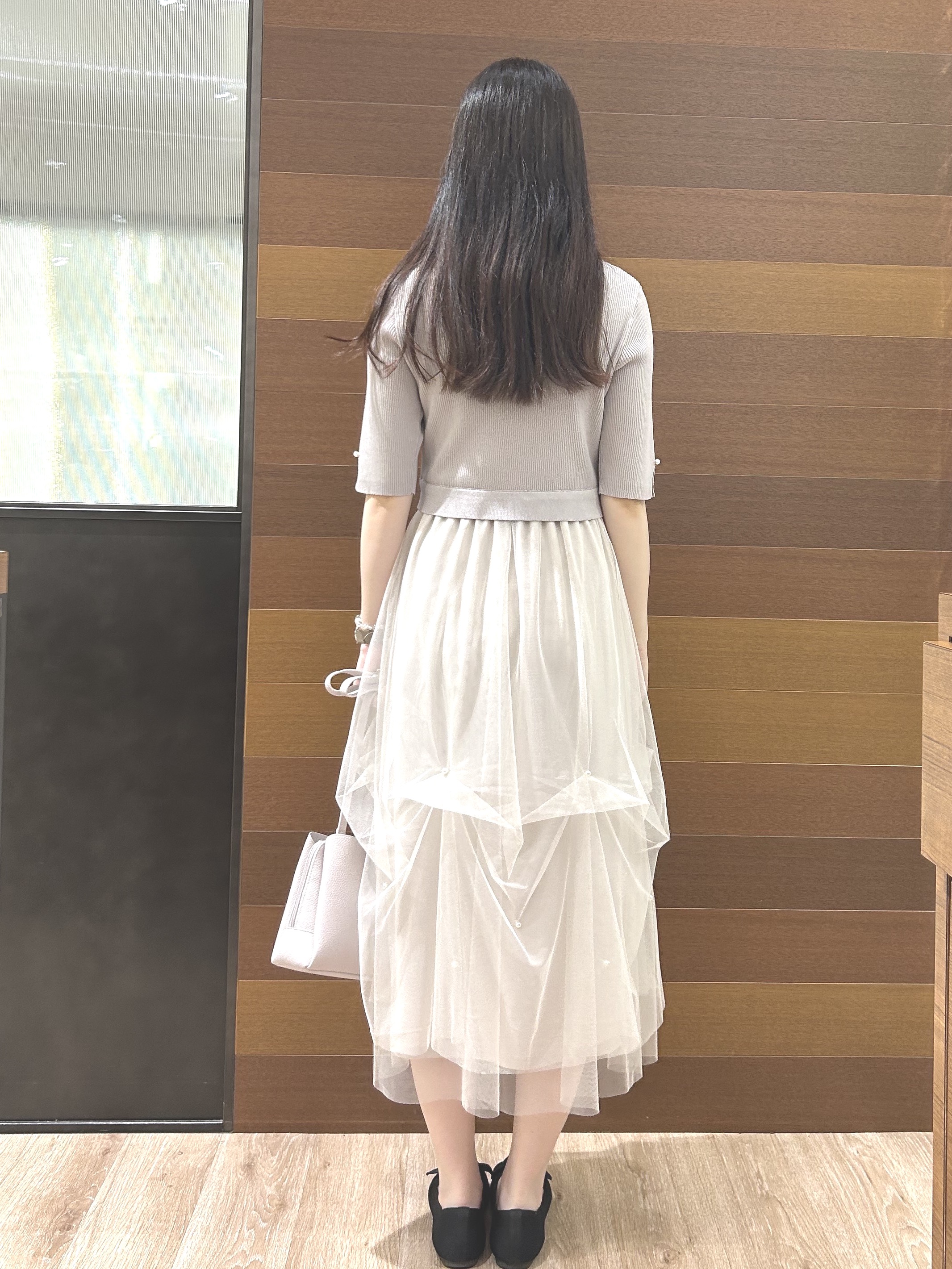 hinaさんの「OPAQUE.CLIP｜チュールパール調ドッキングニットワンピース【洗濯機OK／抗ピル】」を使ったコーディネート