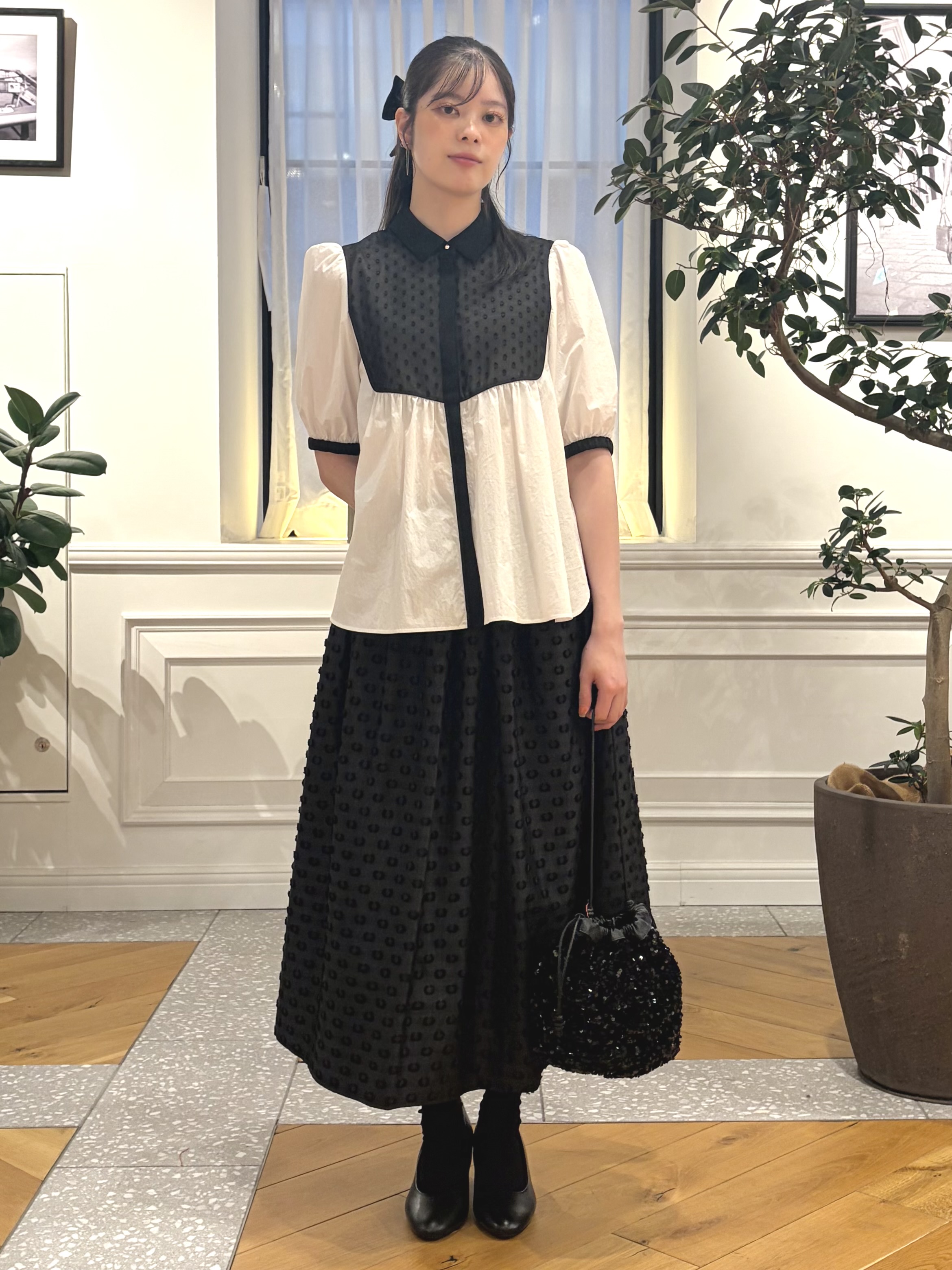 pupiさんの「DRESSTERIOR｜【着映え】パフスリーブ ブザムブラウス」を使ったコーディネート