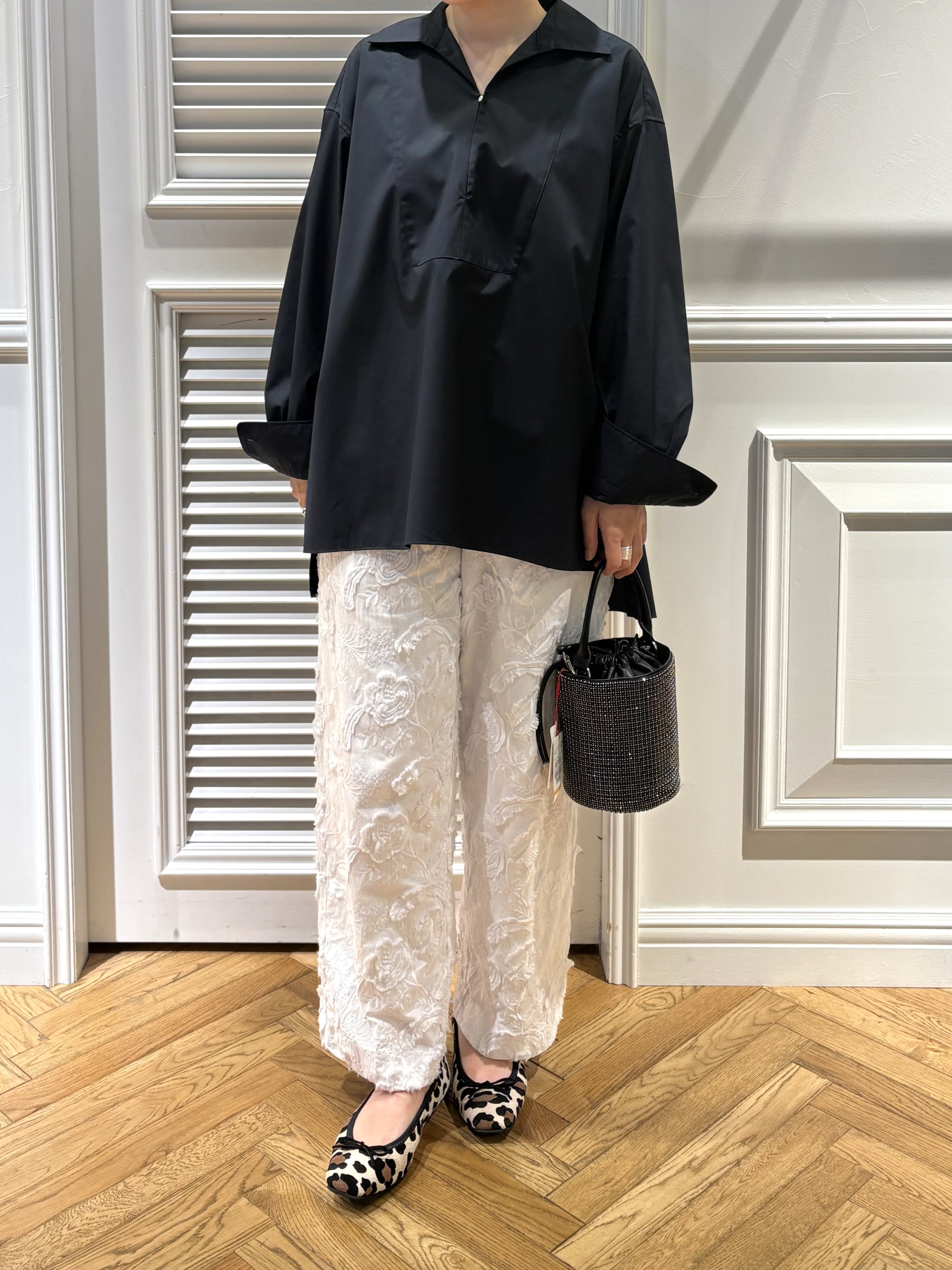 cocoさんの「DRESSTERIOR｜【接触冷感/UVカット/着回し】スキッパーブラウス」を使ったコーディネート