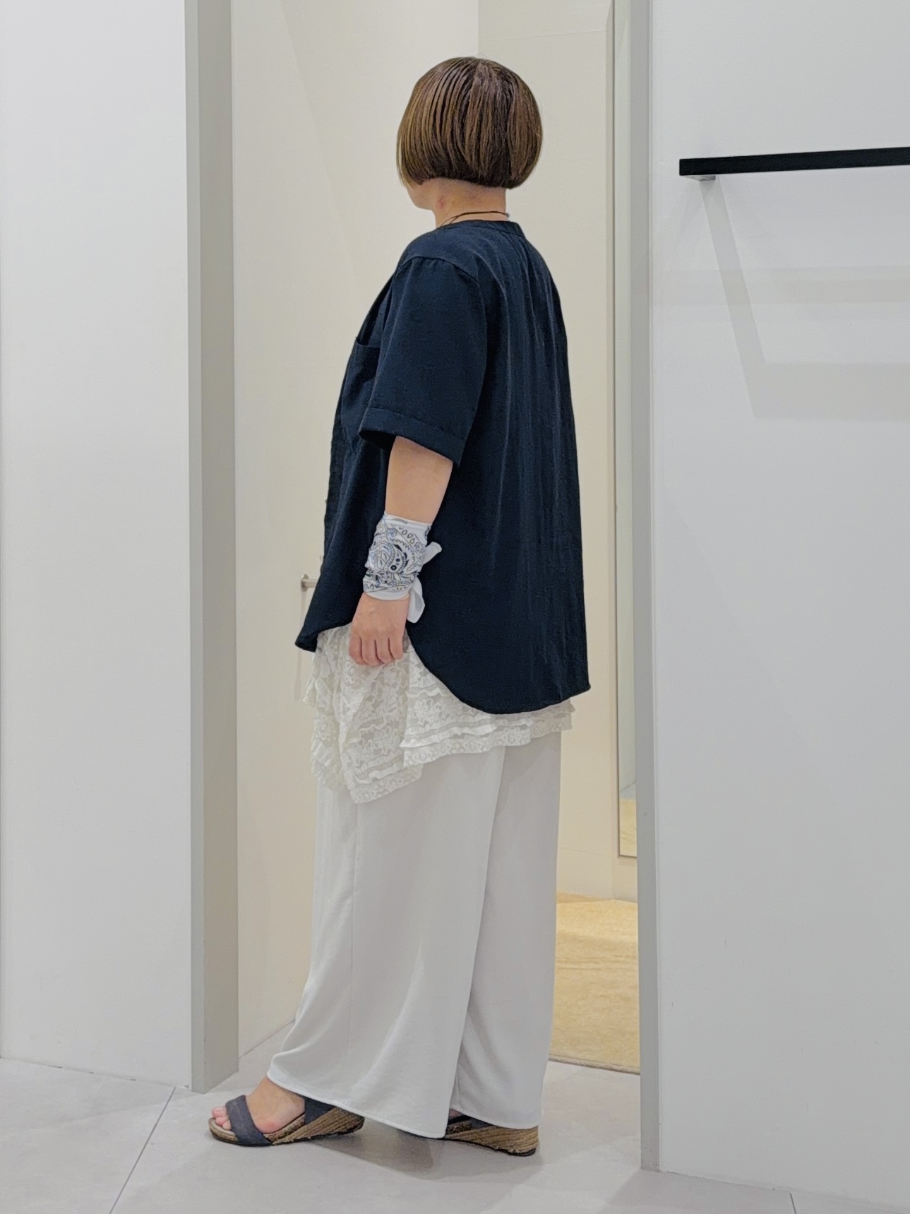タナさんの「THE SHOP TK｜【M-XL/さりげなく二の腕カバー】5分袖Wポケットシャツ」を使ったコーディネート