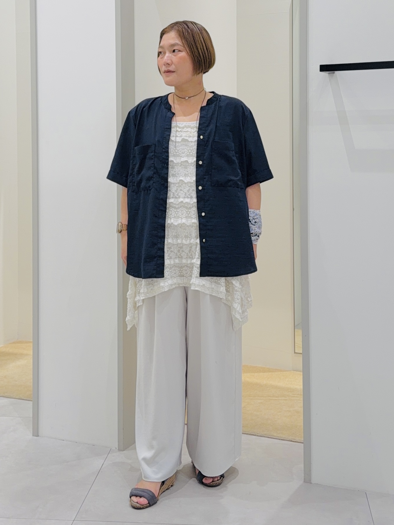 タナさんの「THE SHOP TK｜【M-XL/さりげなく二の腕カバー】5分袖Wポケットシャツ」を使ったコーディネート