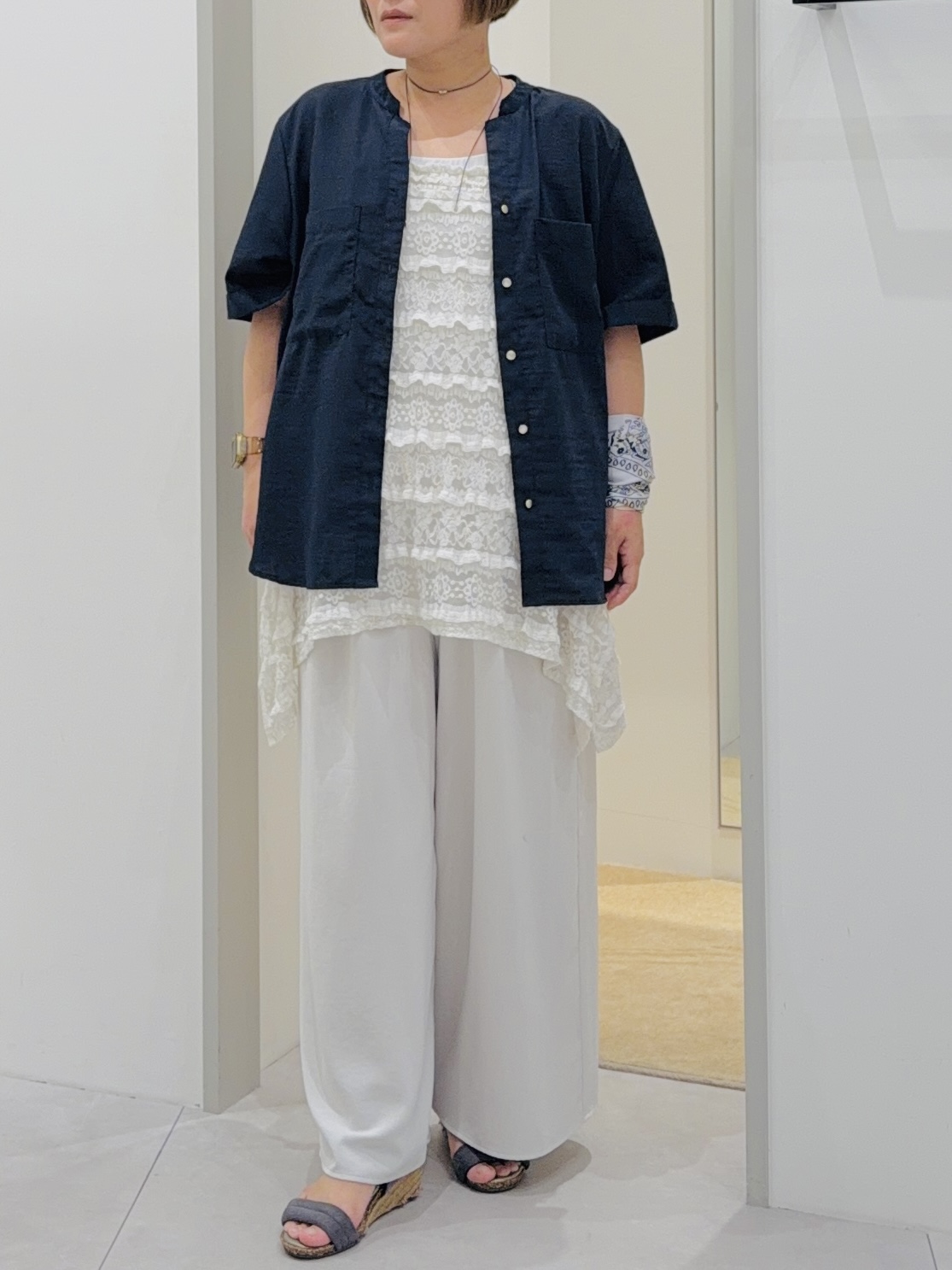タナさんの「THE SHOP TK｜【M-XL/さりげなく二の腕カバー】5分袖Wポケットシャツ」を使ったコーディネート