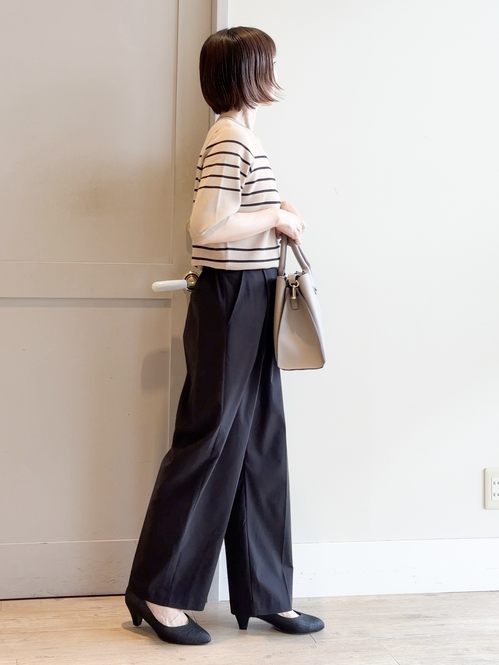 yamakoさんの「grove｜暑い季節もきれいが続く！センタープレスが取れにくい、ハイパーストレッチワイドパンツ」を使ったコーディネート