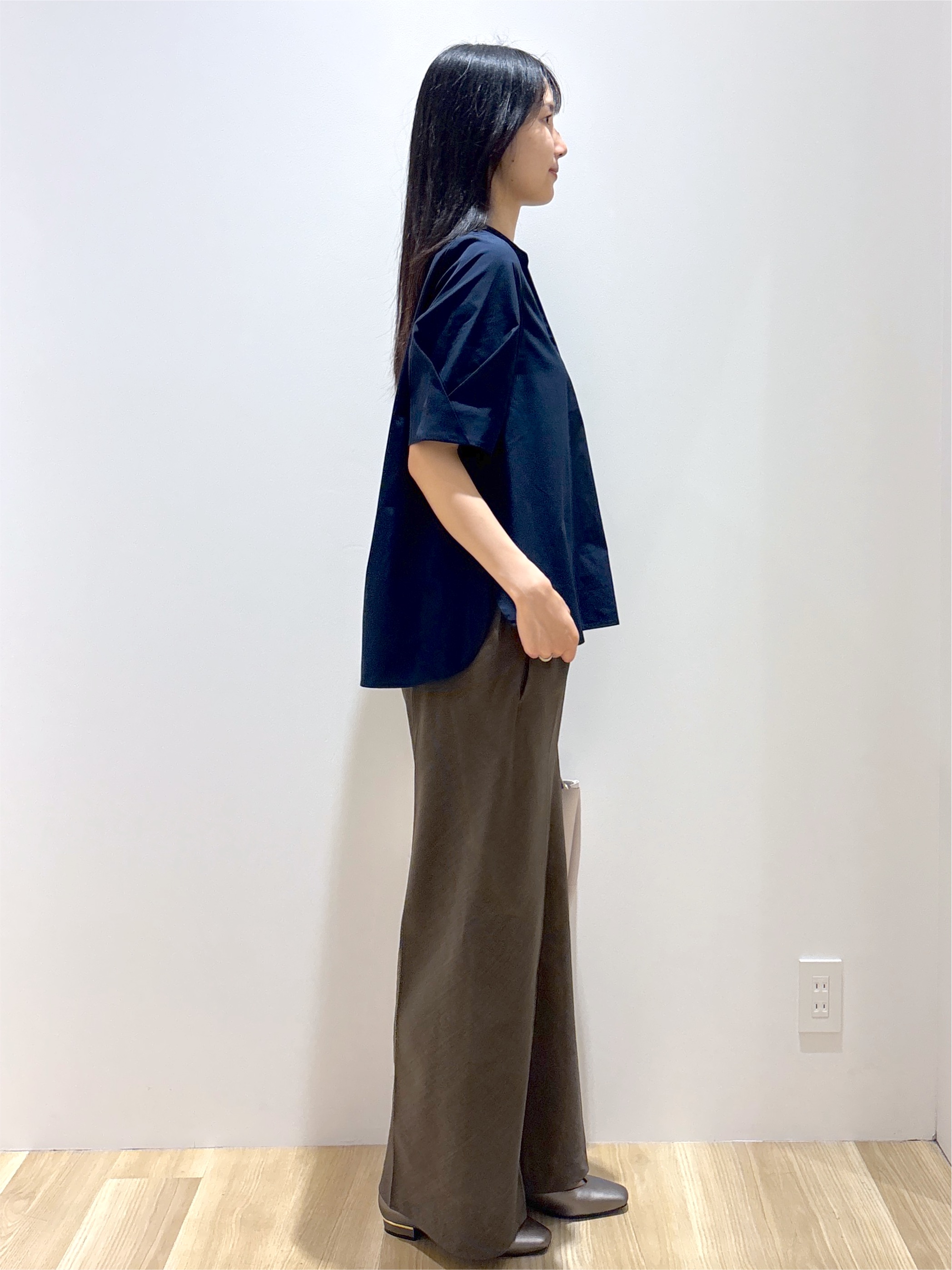 sachikoさんの「OPAQUE.CLIP｜タックスリーブ スキッパーブラウス【洗濯機OK】」を使ったコーディネート