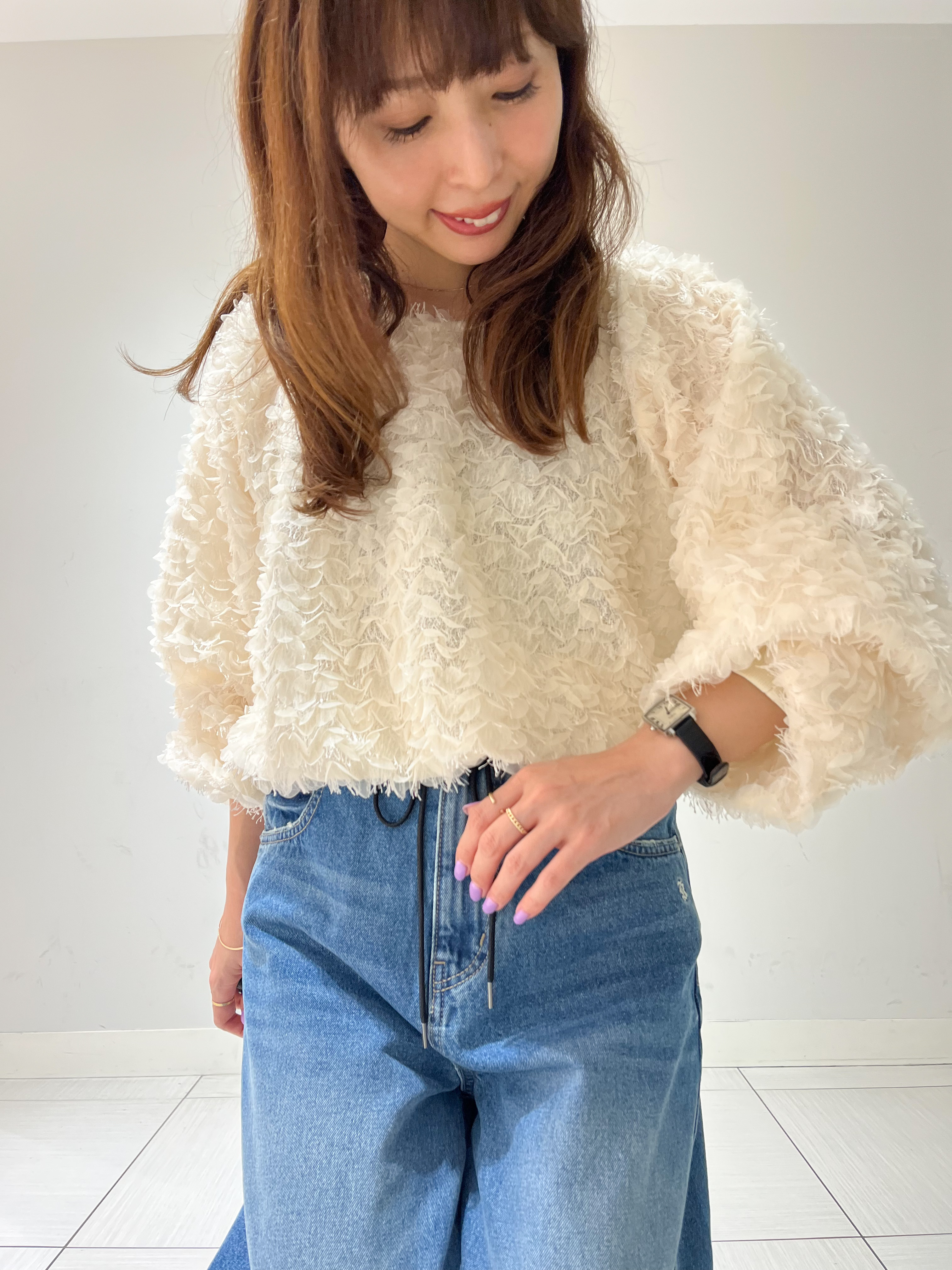 じゅんさんの「DRESSTERIOR｜provoke（プロヴォーク）【別注】 フワラーモチーフブラウス」を使ったコーディネート