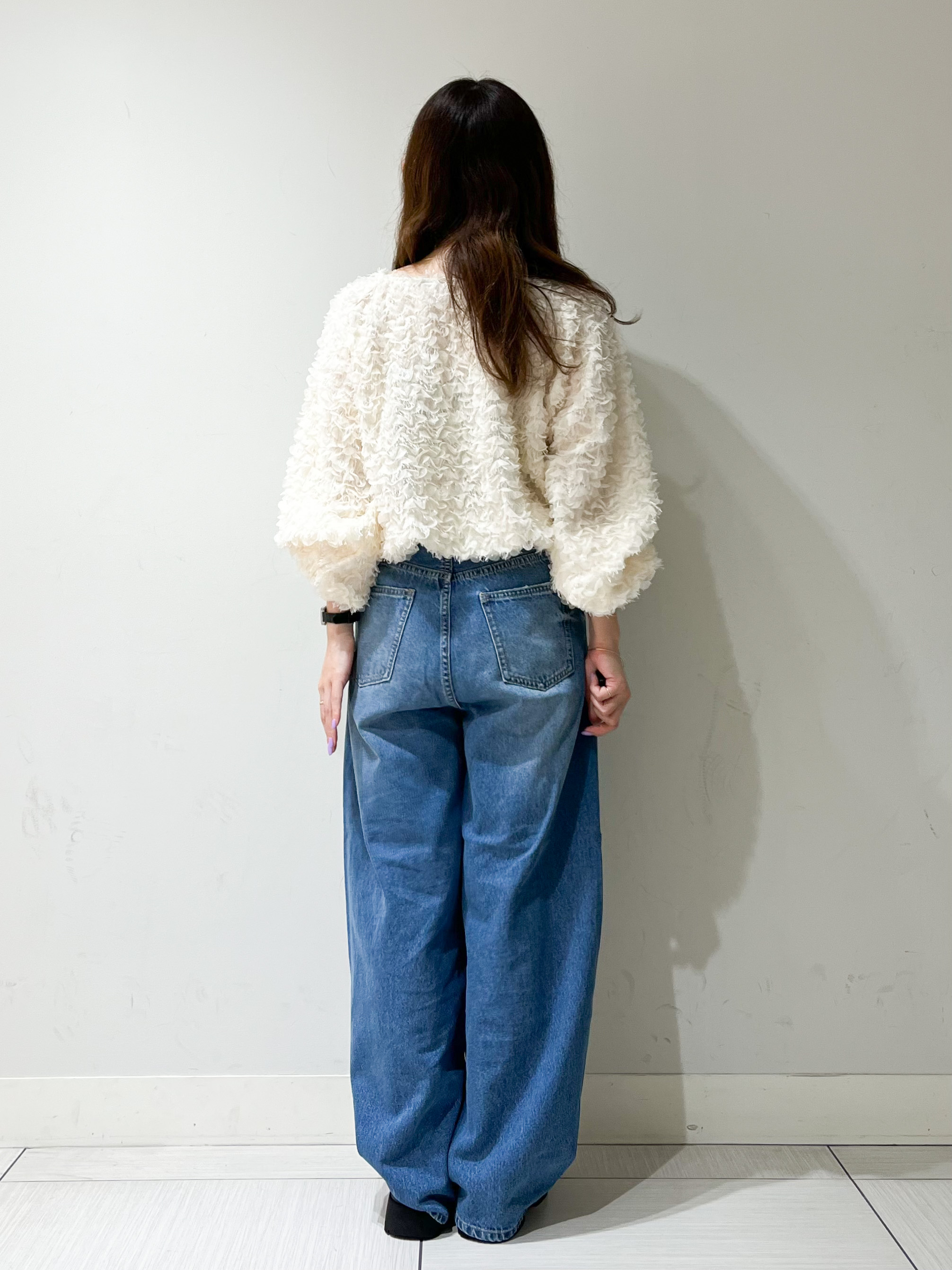 じゅんさんの「DRESSTERIOR｜provoke（プロヴォーク）【別注】 フワラーモチーフブラウス」を使ったコーディネート