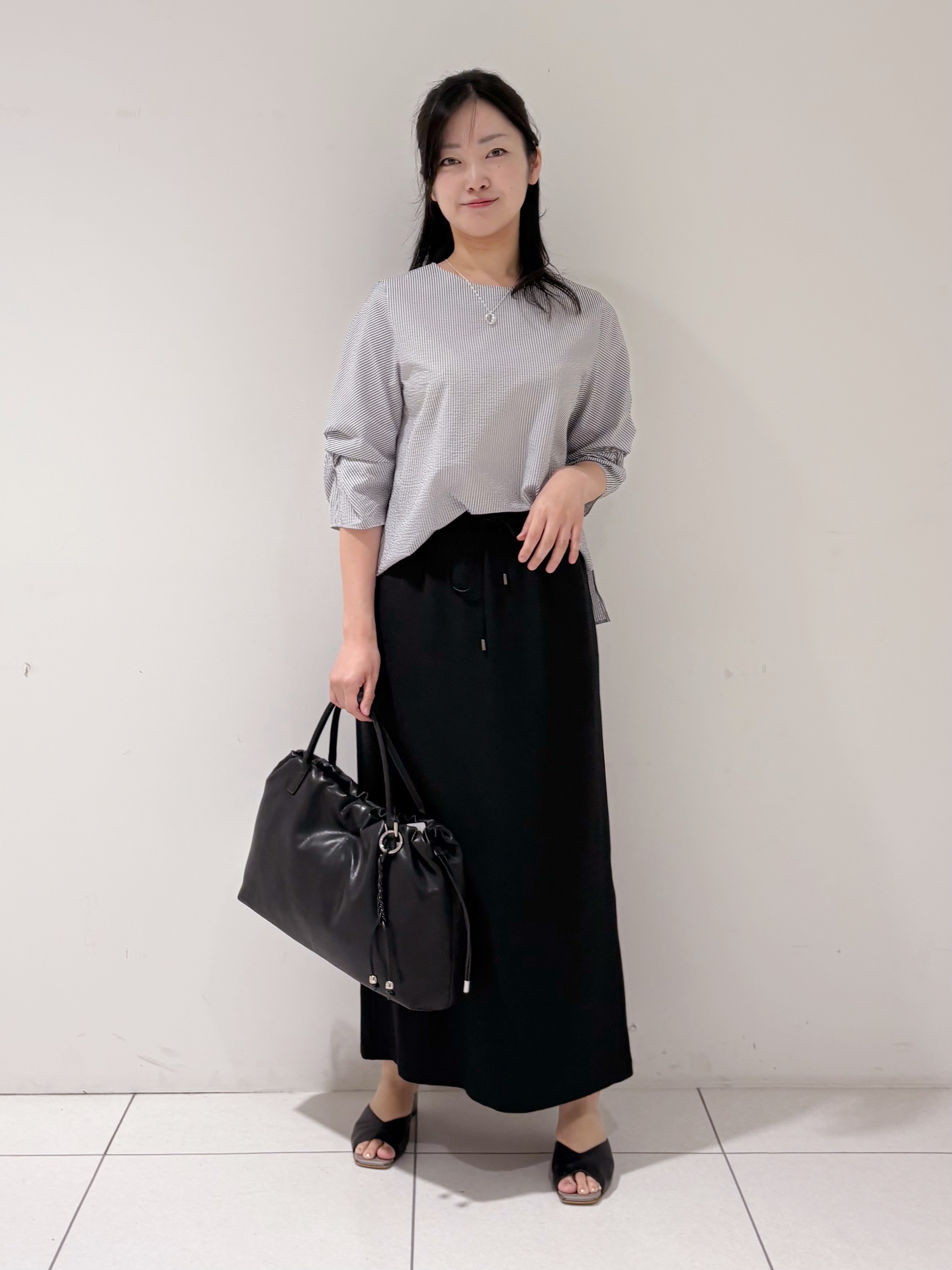 momokoさんの「INDIVI｜【撥水／UVケア】ねじり袖サッカートップス」を使ったコーディネート