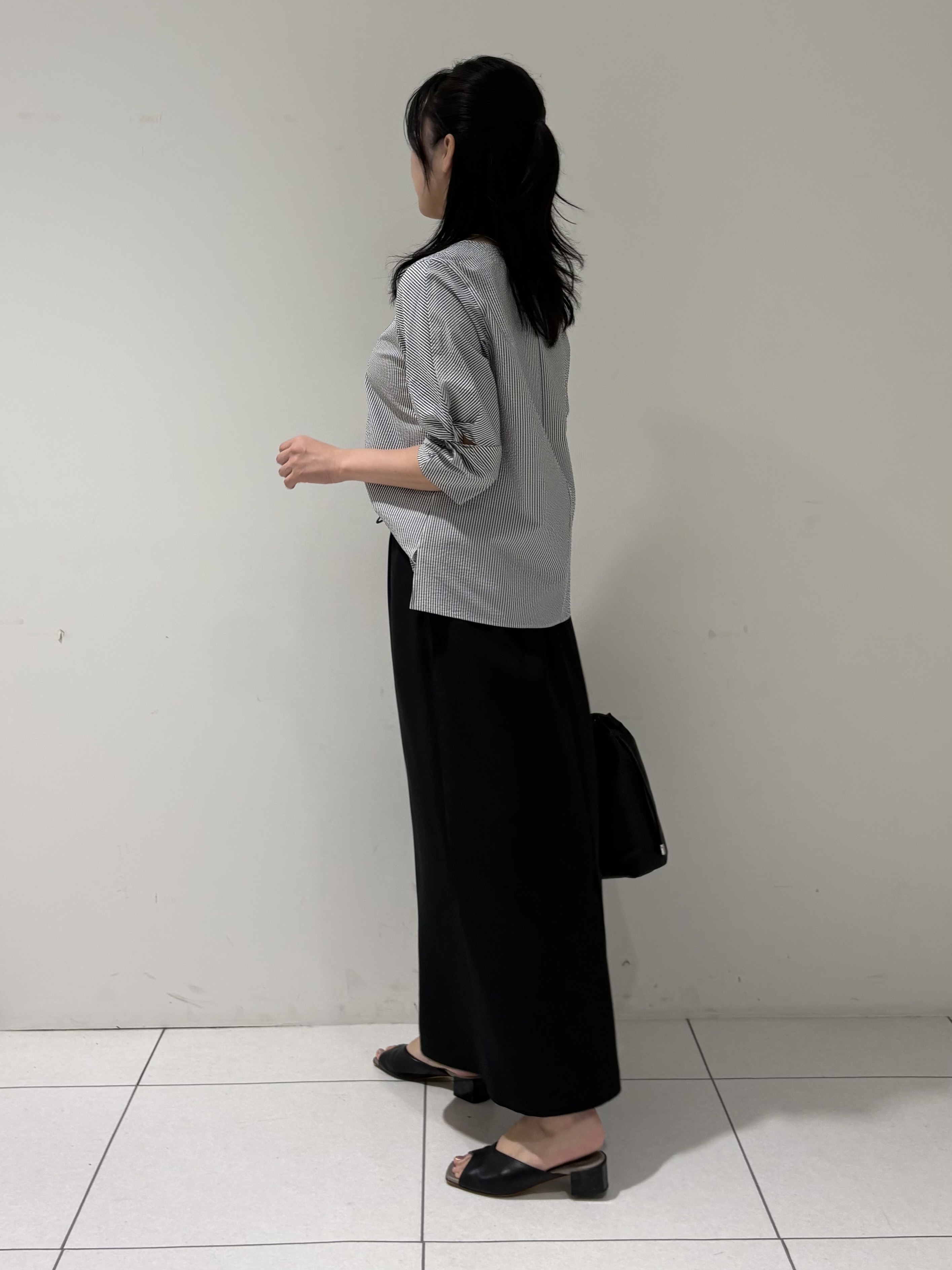 momokoさんの「INDIVI｜【撥水／UVケア】ねじり袖サッカートップス」を使ったコーディネート
