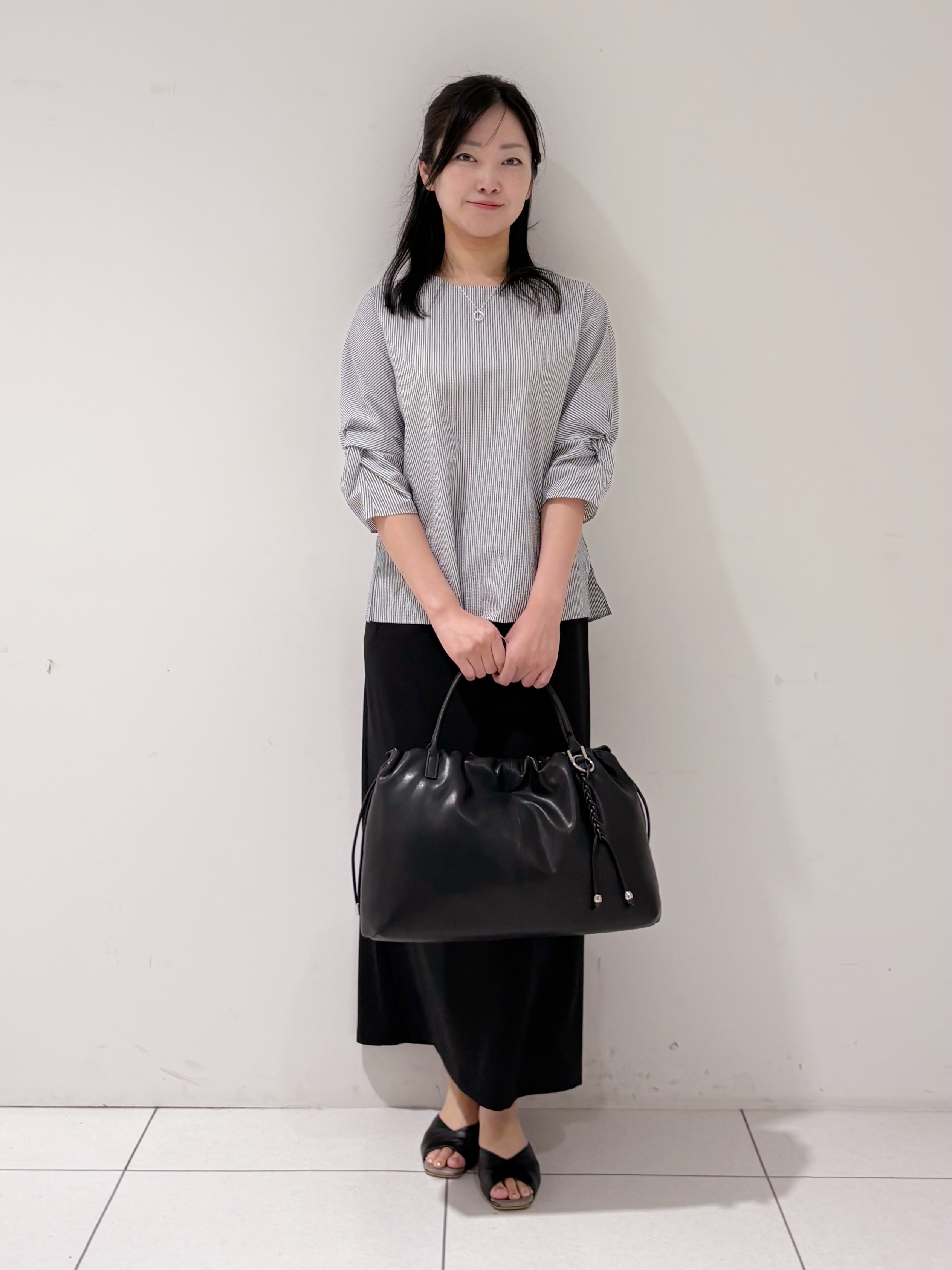 momokoさんの「INDIVI｜【撥水／UVケア】ねじり袖サッカートップス」を使ったコーディネート