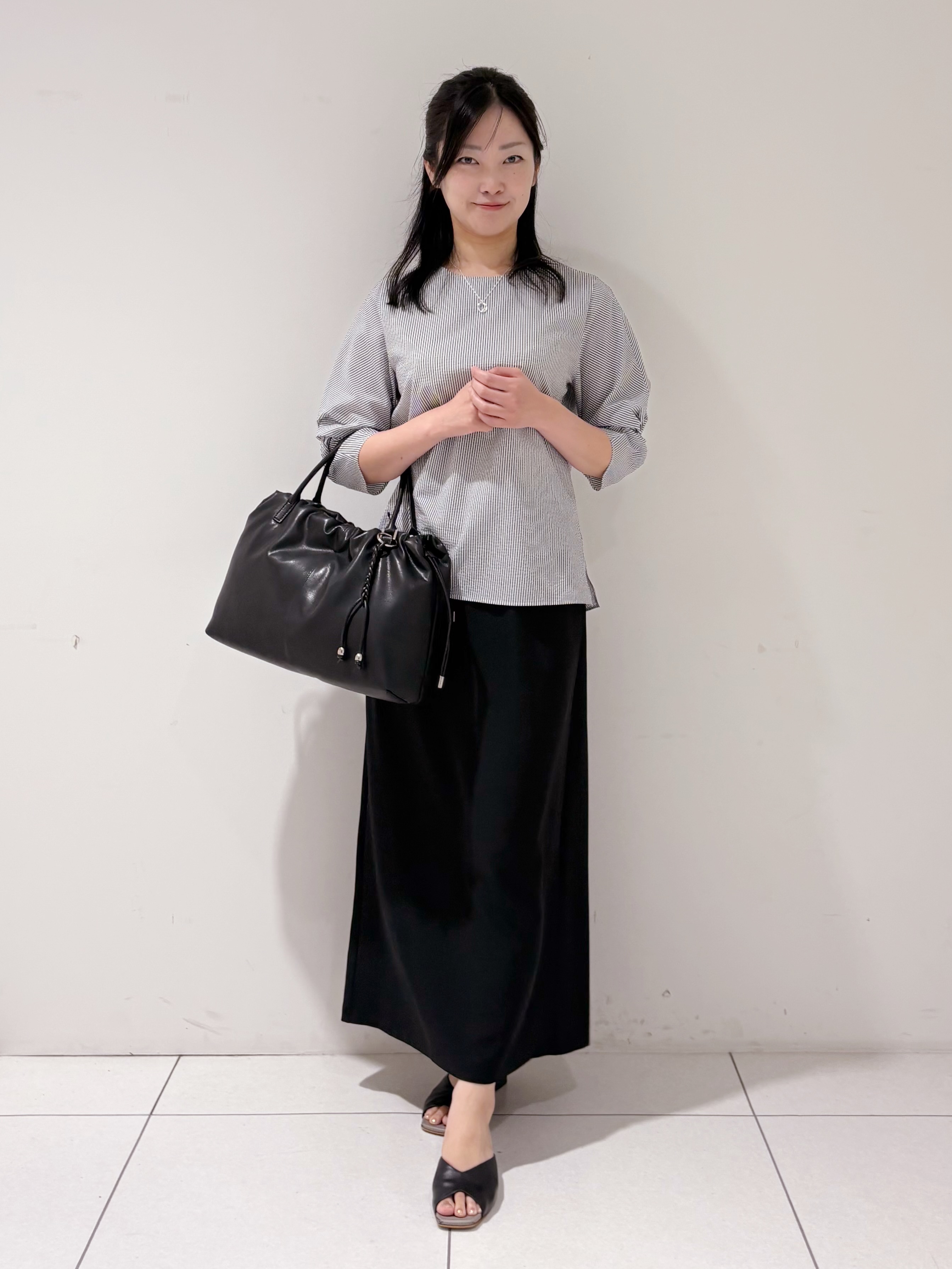 momokoさんの「INDIVI｜【撥水／UVケア】ねじり袖サッカートップス」を使ったコーディネート