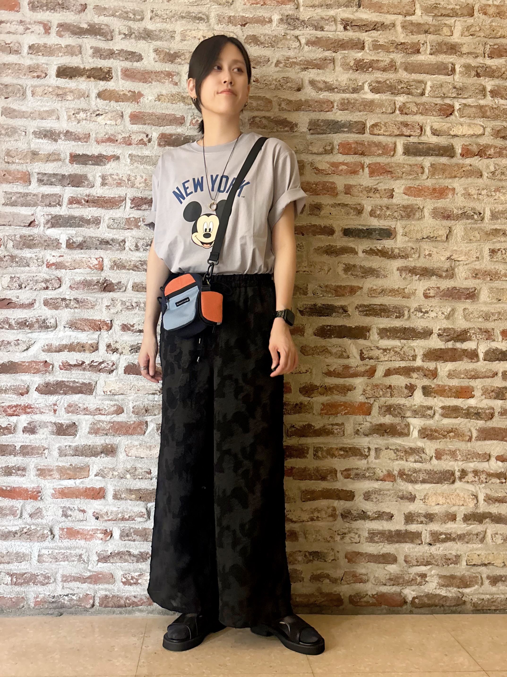 しばさんの「THE SHOP TK｜【Disney】【MLB】スペシャルデザイン半袖Tシャツ」を使ったコーディネート
