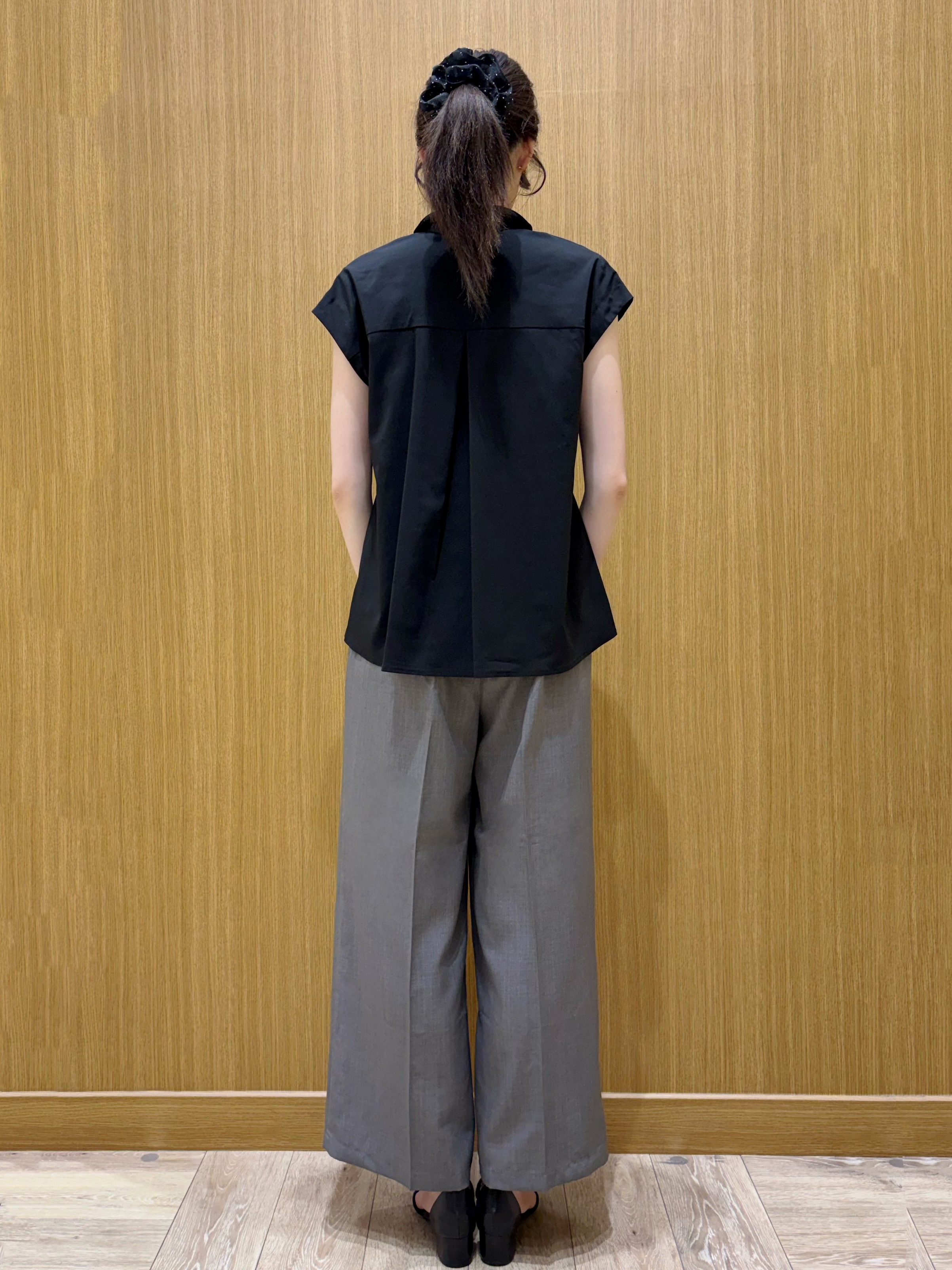 memeさんの「OPAQUE.CLIP｜タックペプラムブラウス【洗濯機OK】」を使ったコーディネート