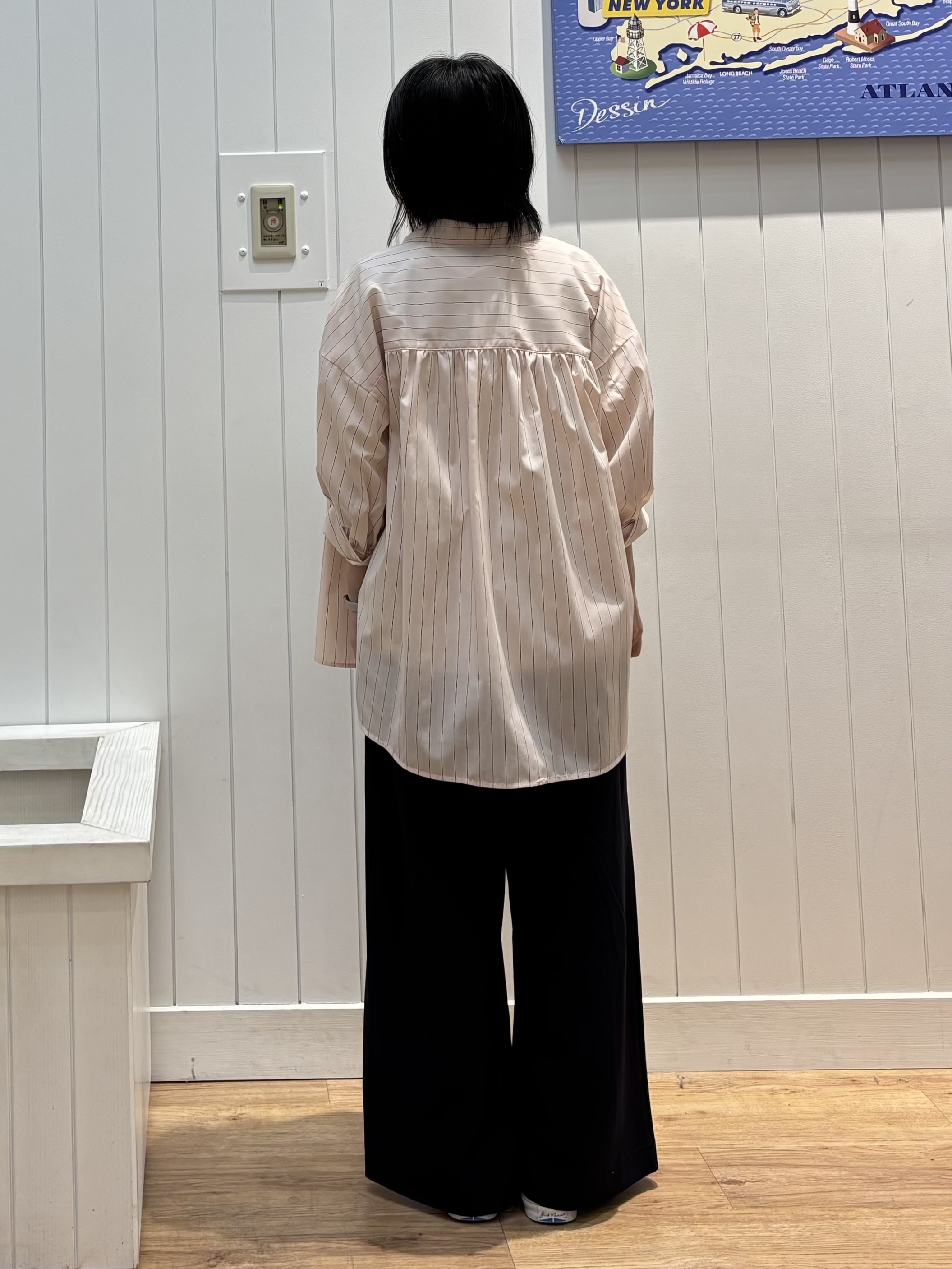 OKADAさんの「Dessin｜【UVカット】ギャザースリーブストライプシャツ6分袖」を使ったコーディネート