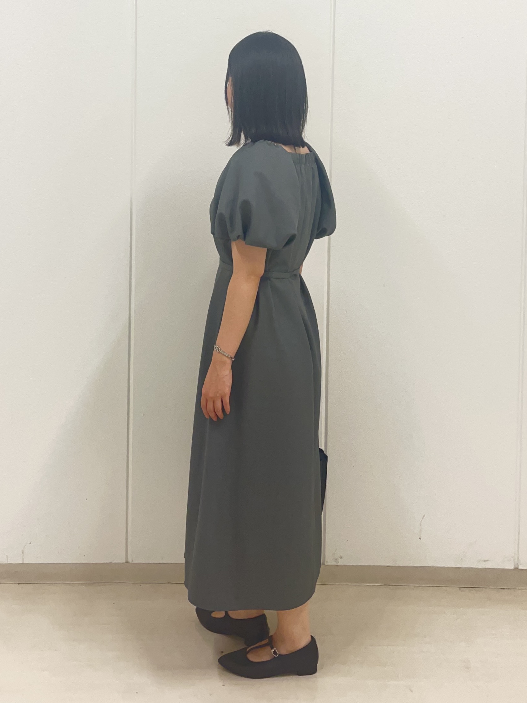Rihoさんの「Reflect｜【UVカット／手洗い可】パフスリーブ Vネックワンピース」を使ったコーディネート