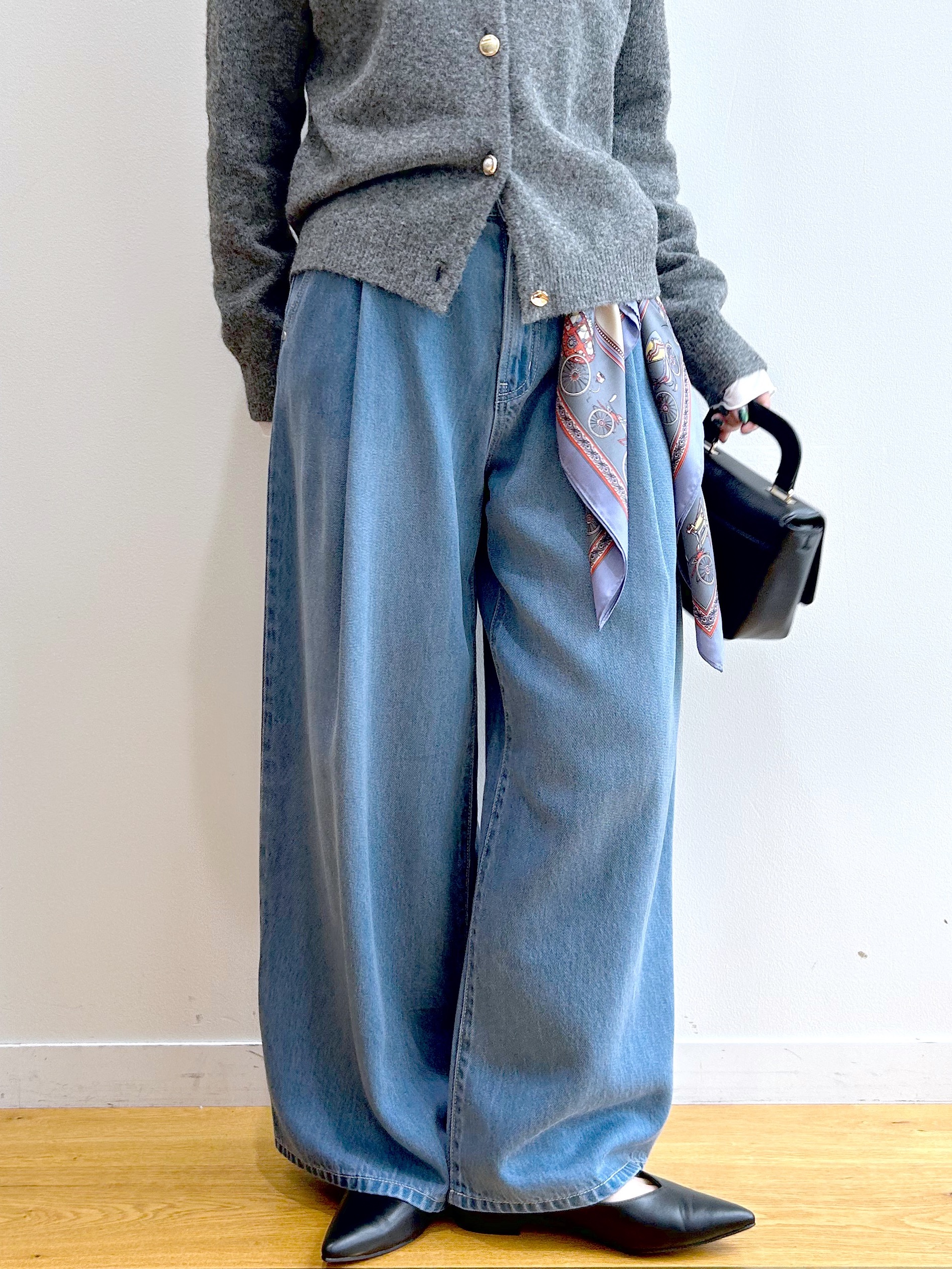 RINAさんの「OPAQUE.CLIP｜シアーハイネックトップス【洗濯機OK】」を使ったコーディネート