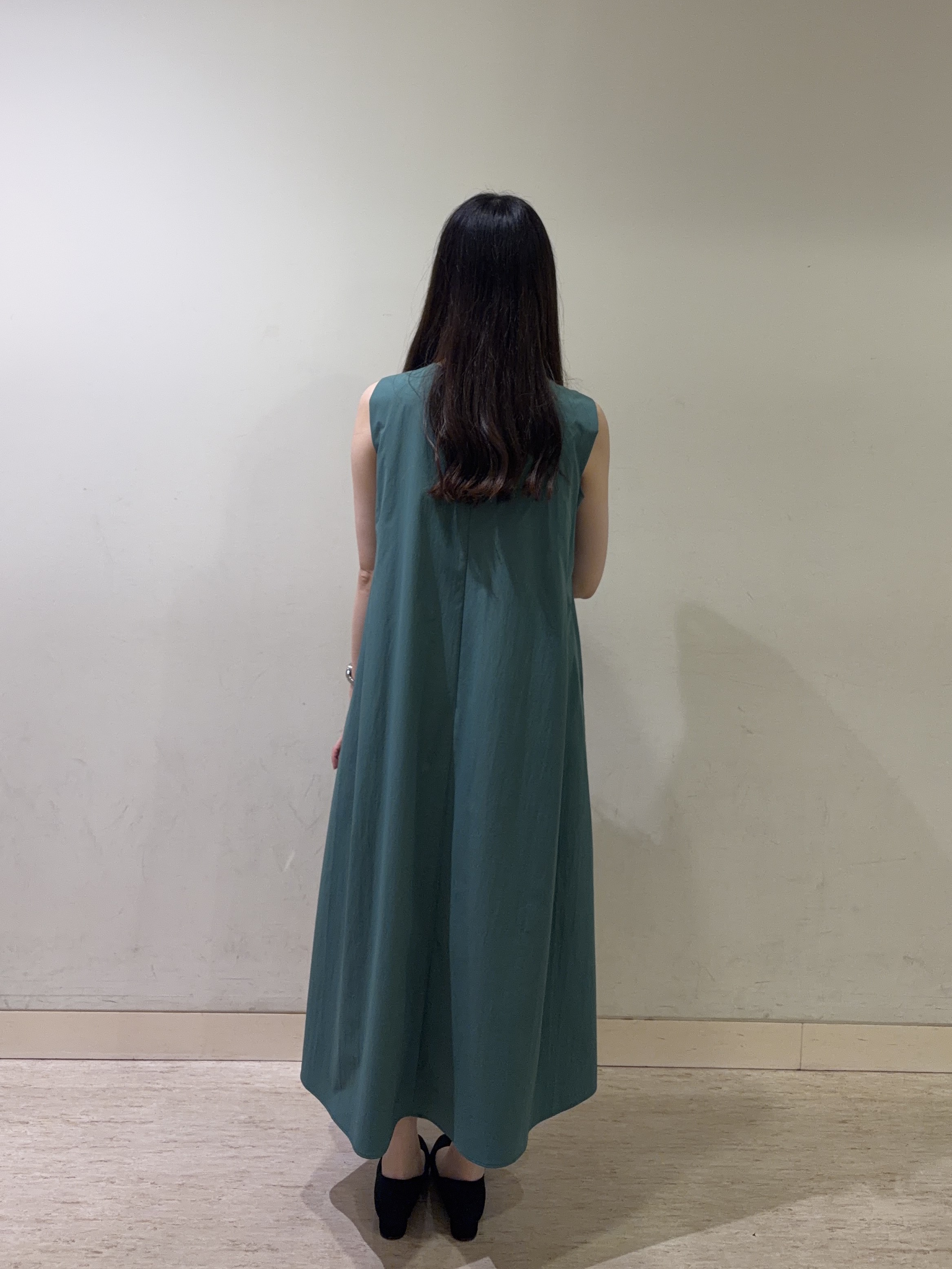 mayuさんの「UNTITLED｜【接触冷感/UVカット/吸水速乾】Aラインロングワンピース」を使ったコーディネート
