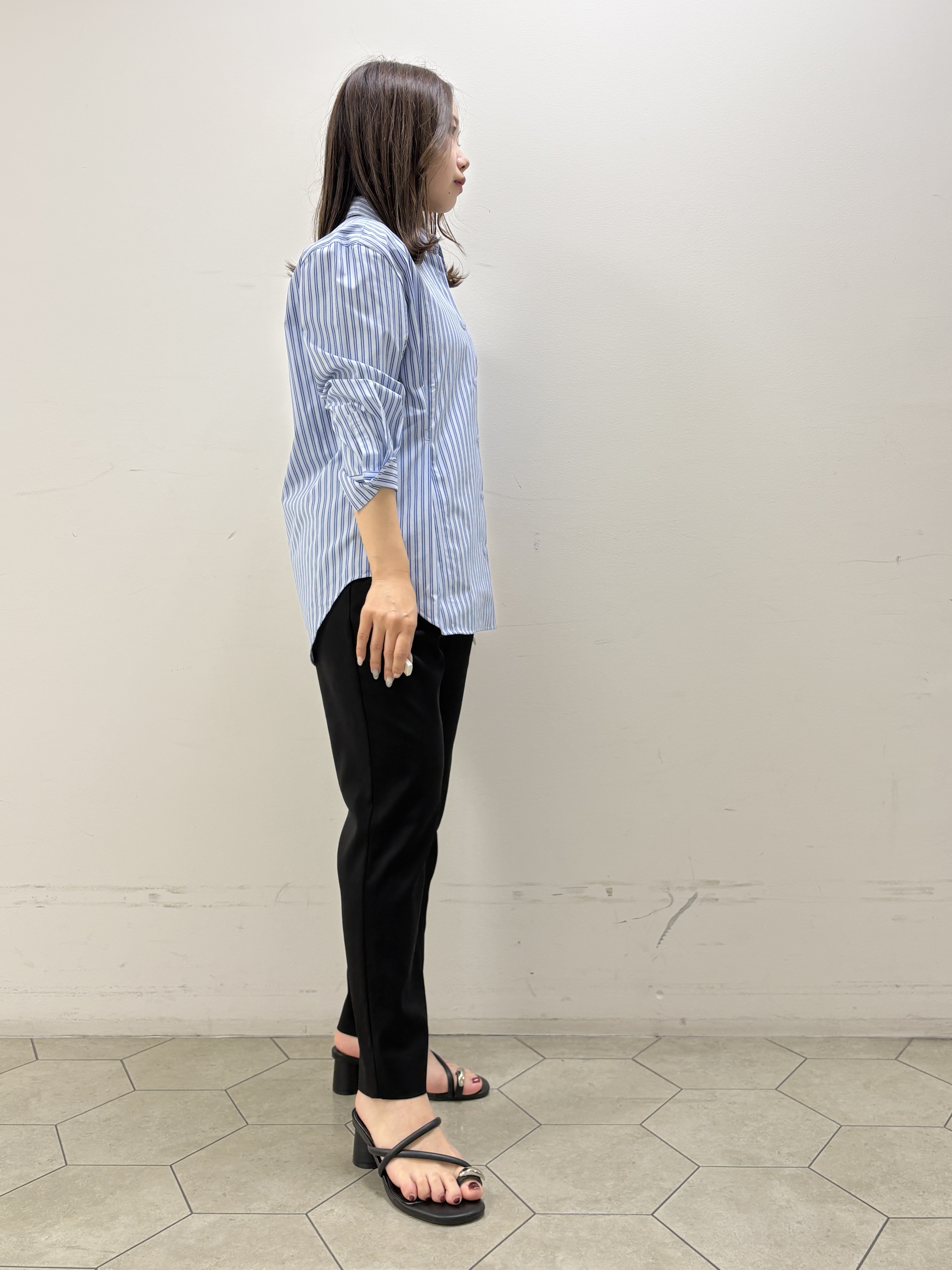 kahoさんの「INDIVI｜【UV／接触冷感／高ストレッチ】フロントタックシャツ」を使ったコーディネート