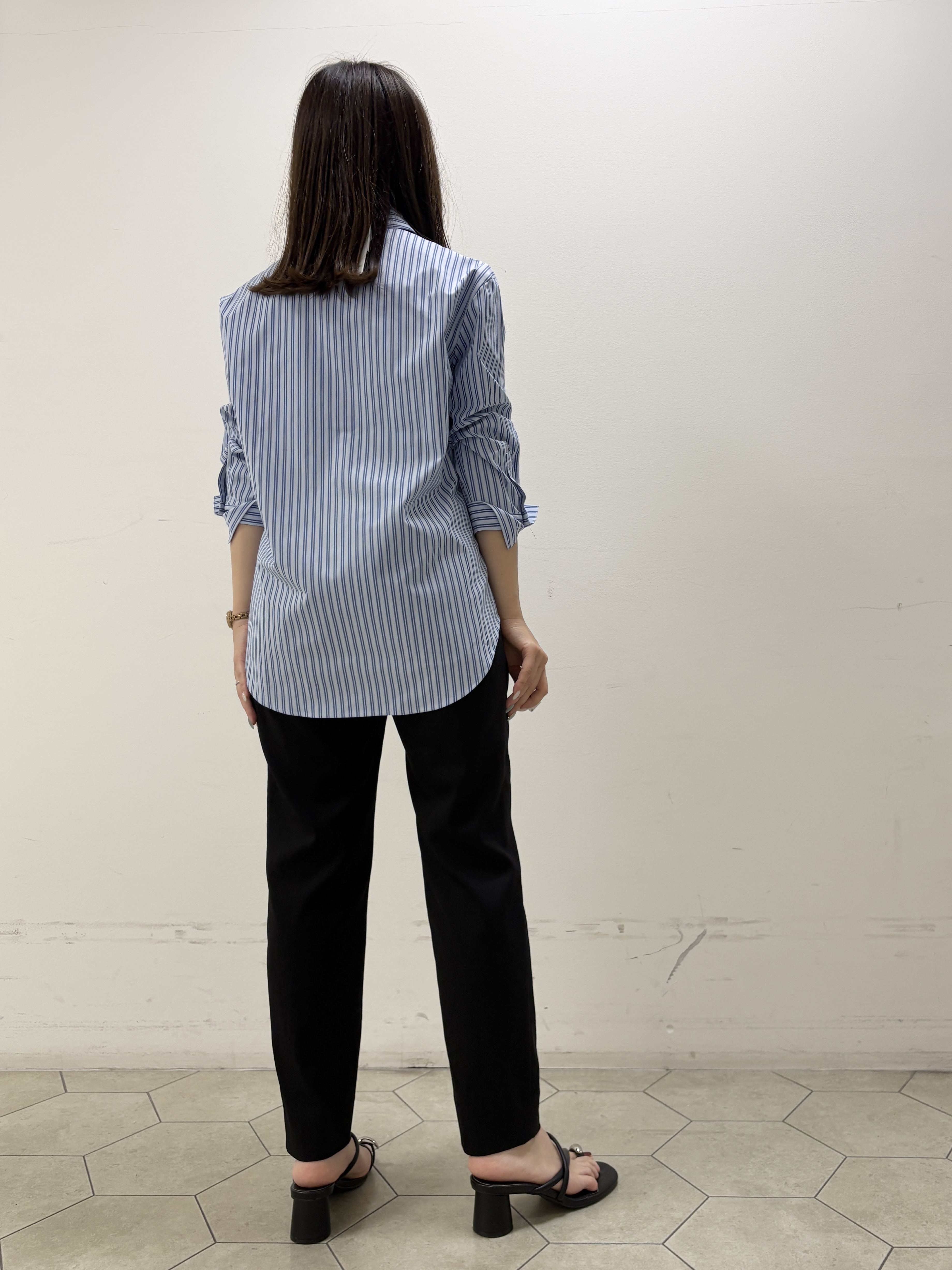 kahoさんの「INDIVI｜【UV／接触冷感／高ストレッチ】フロントタックシャツ」を使ったコーディネート
