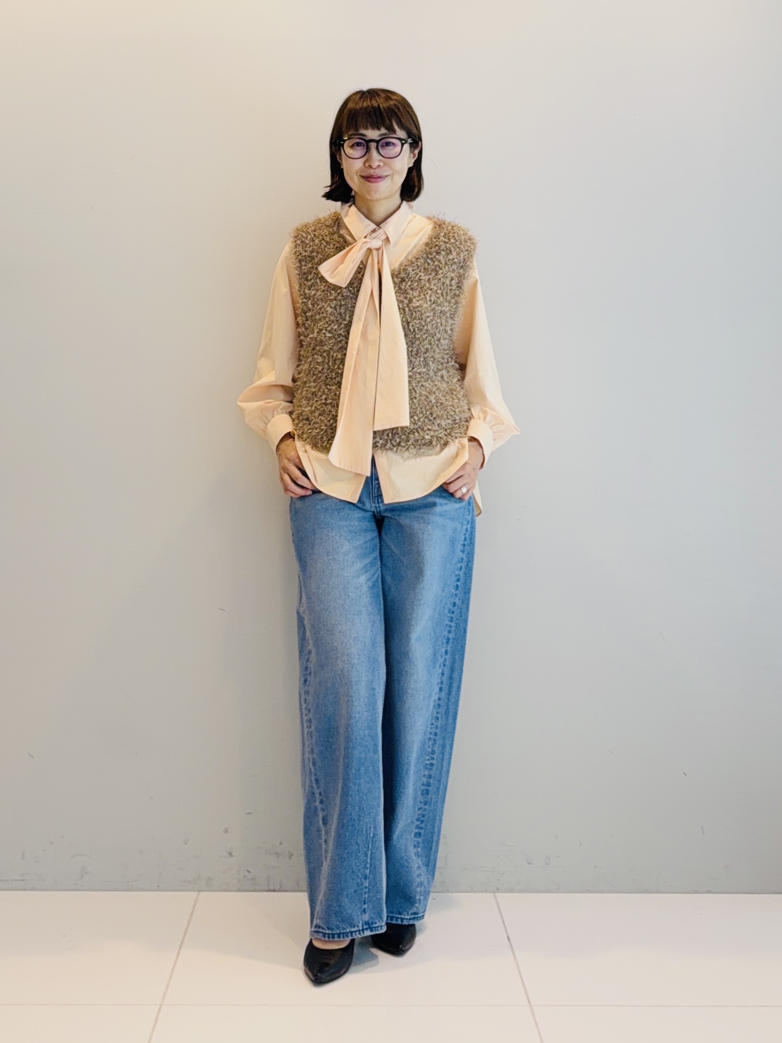 murayamaさんの「INDIVI｜【洗える】ファンシーヤーンVネックニットベスト」を使ったコーディネート