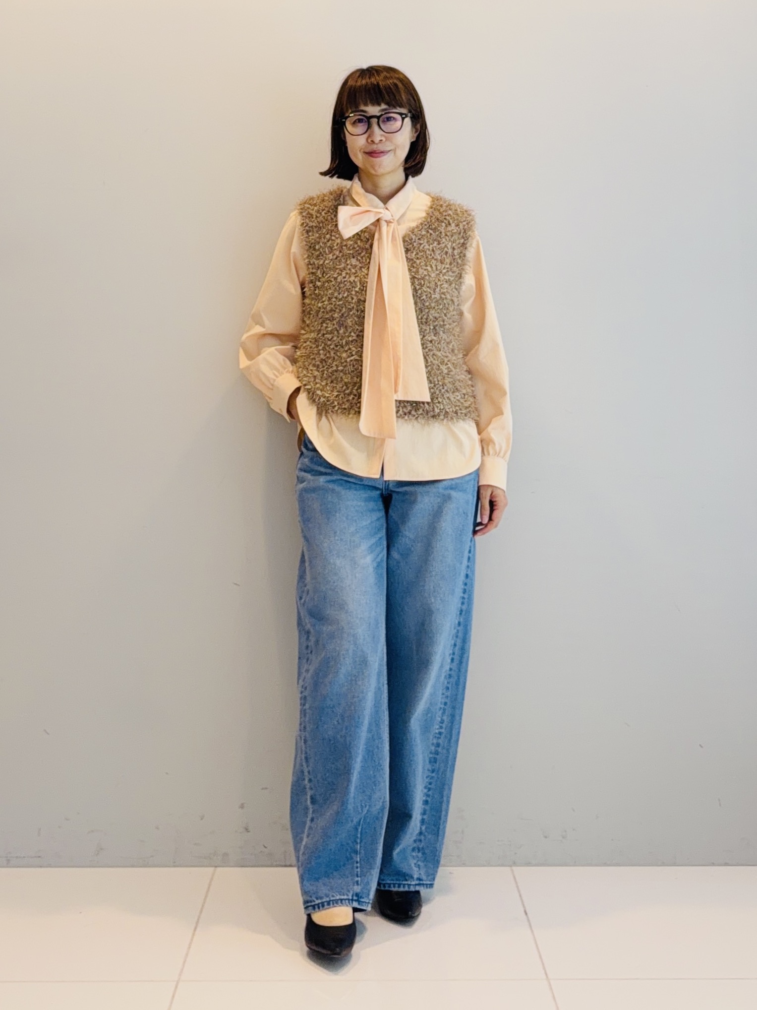 murayamaさんの「INDIVI｜【洗える】ファンシーヤーンVネックニットベスト」を使ったコーディネート