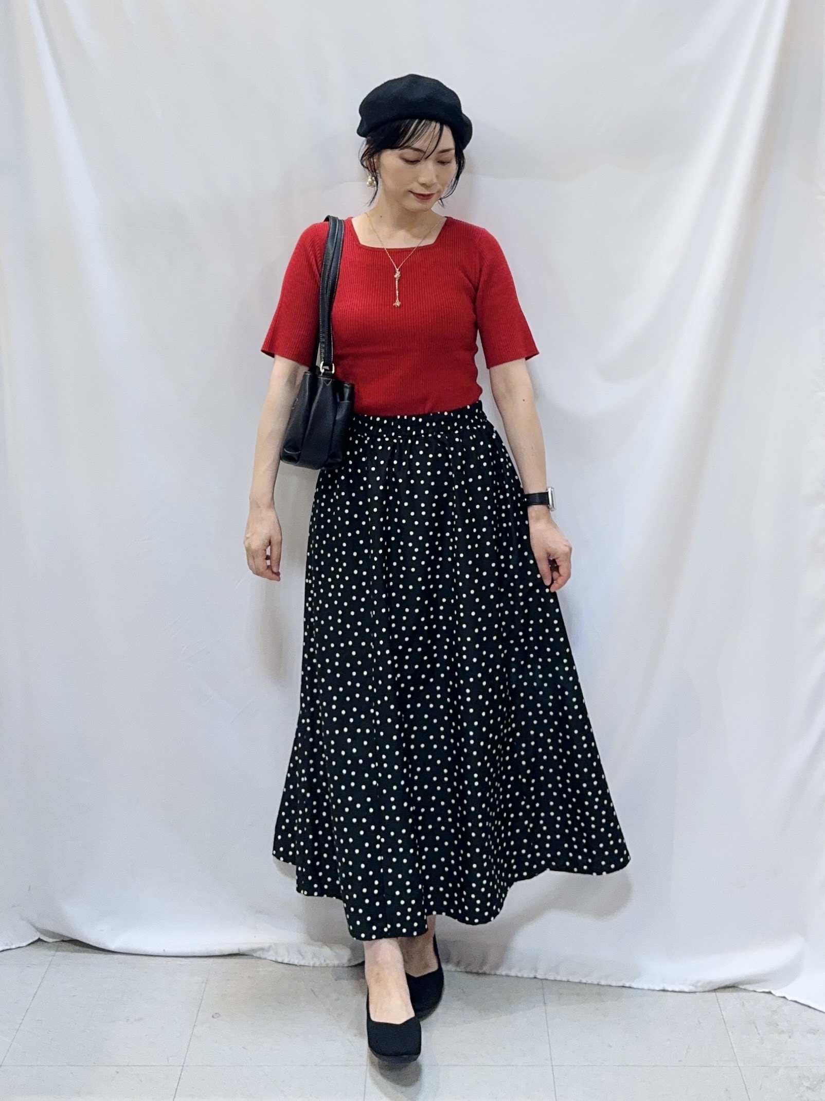 𝐇𝐢𝐫𝐨𝐦𝐢さんの「SHOO･LA･RUE｜【毛玉になりにくい/洗濯機可/S-LL】お顔まわりをシャープに。5分袖スクエアトップス」を使ったコーディネート
