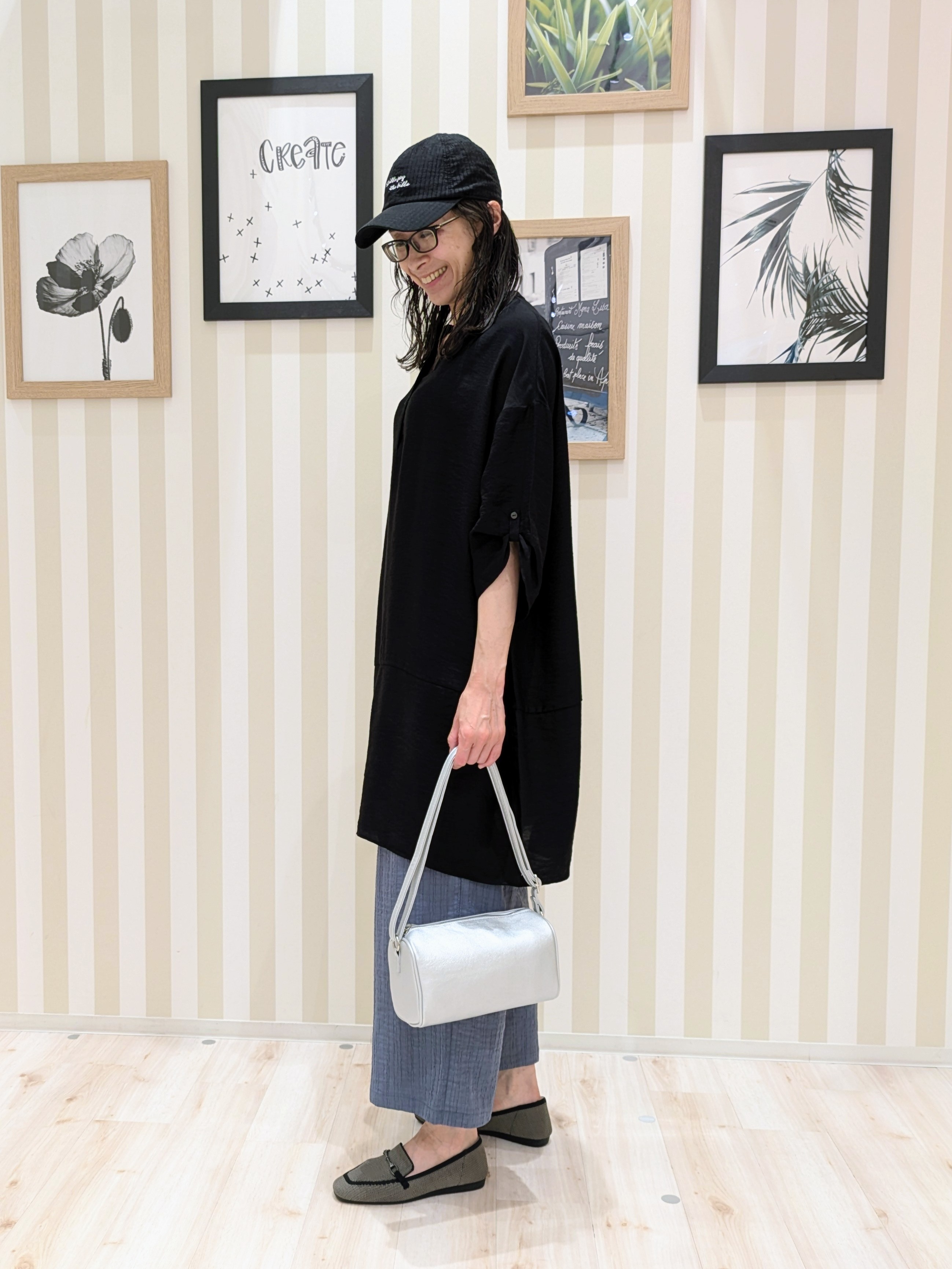 Mikiさんの「SHOO･LA･RUE｜【ひんやり/S-LL/洗濯後しわになりにくい】体型カバーにも ゆるっとリラックス 7分袖チュニック」を使ったコーディネート