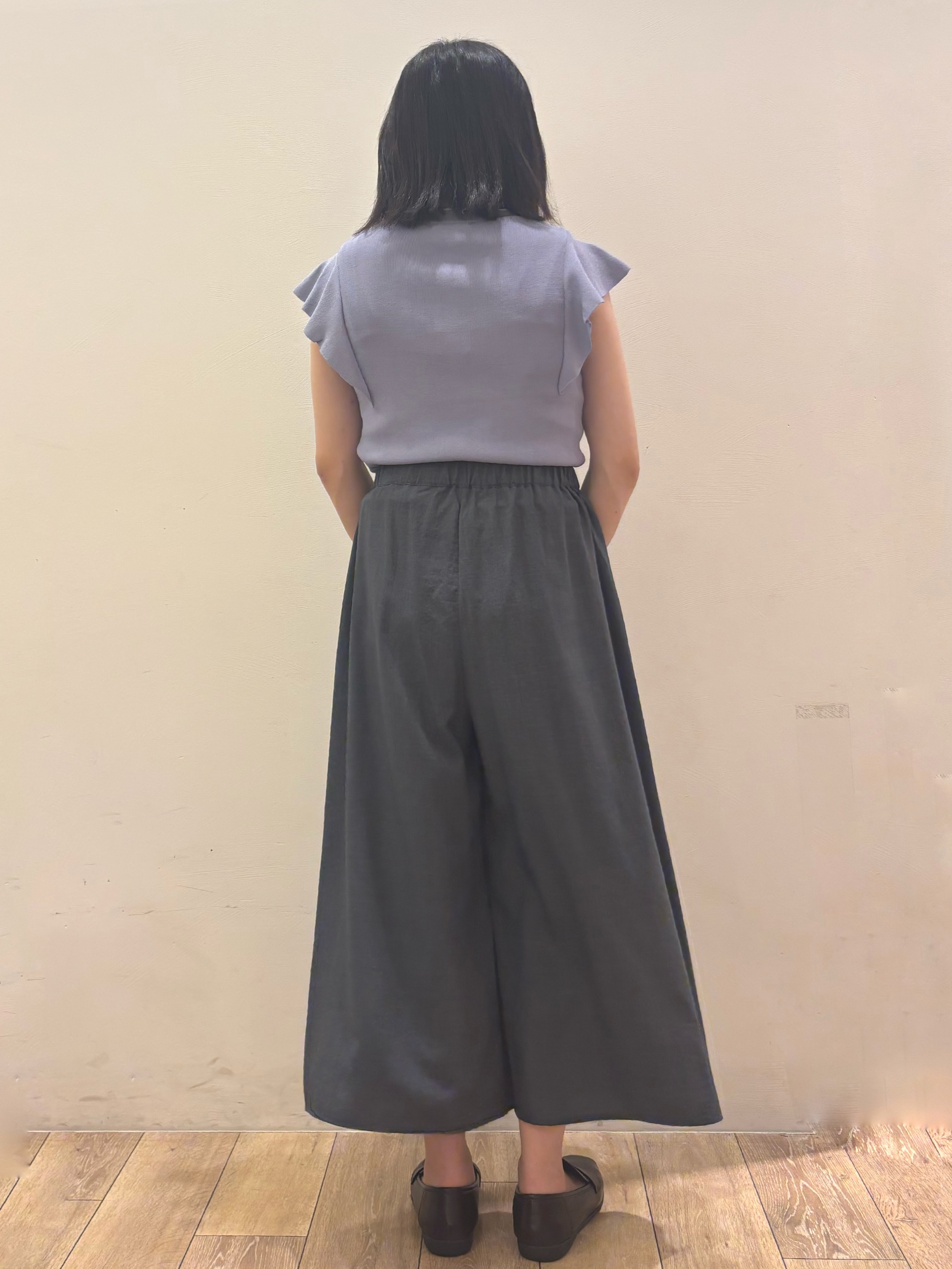 りょうさんの「OPAQUE.CLIP｜【UVケア／接触冷感】バイカラーボウタイフリルトップス《洗濯機OK》」を使ったコーディネート