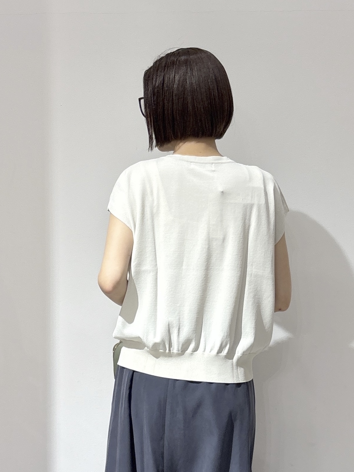 NAKAさんの「OPAQUE.CLIP｜【接触冷感／UV】フリルフレンチスリーブニット《洗濯機OK》」を使ったコーディネート