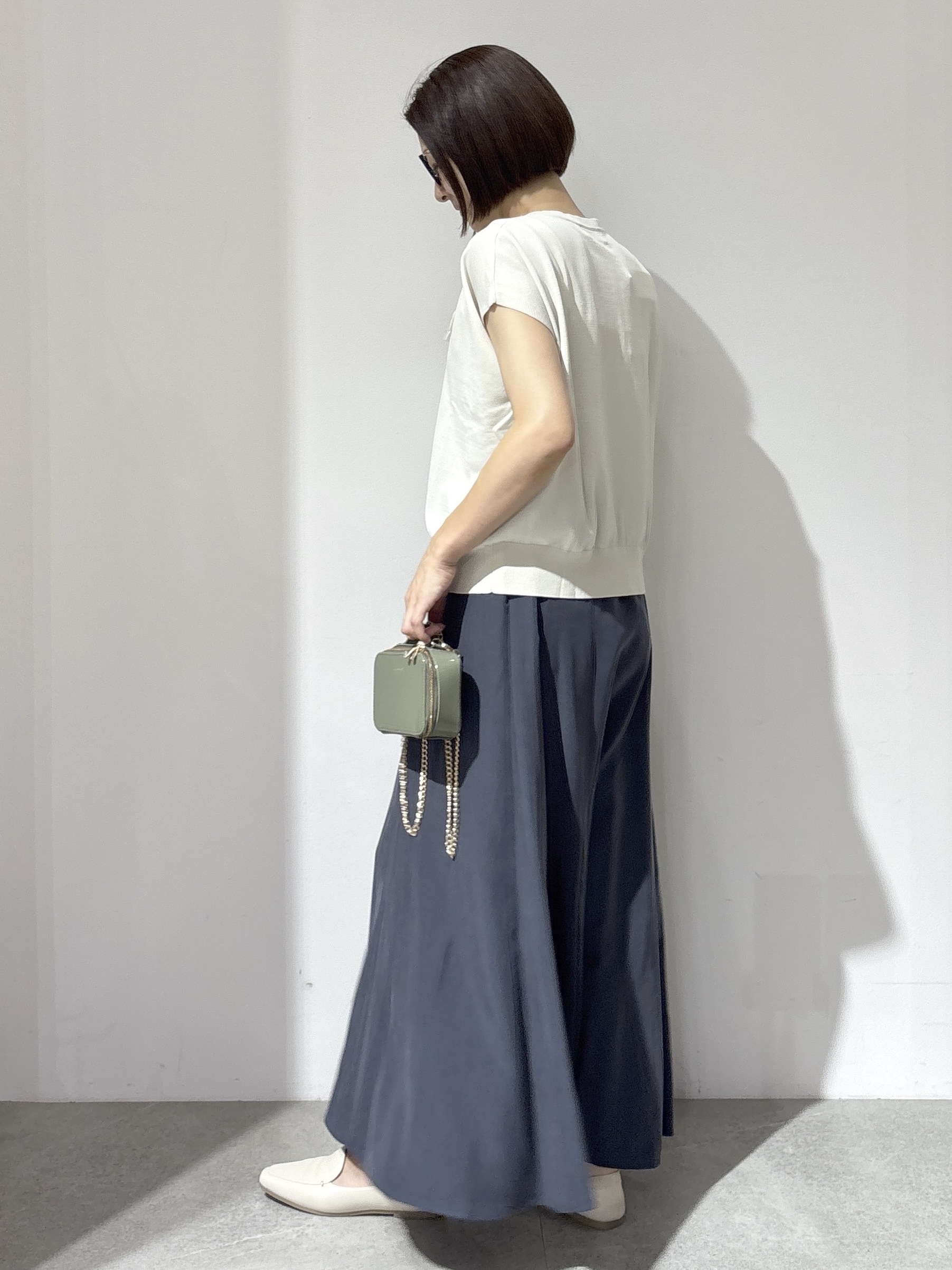 NAKAさんの「OPAQUE.CLIP｜【接触冷感／UV】フリルフレンチスリーブニット《洗濯機OK》」を使ったコーディネート