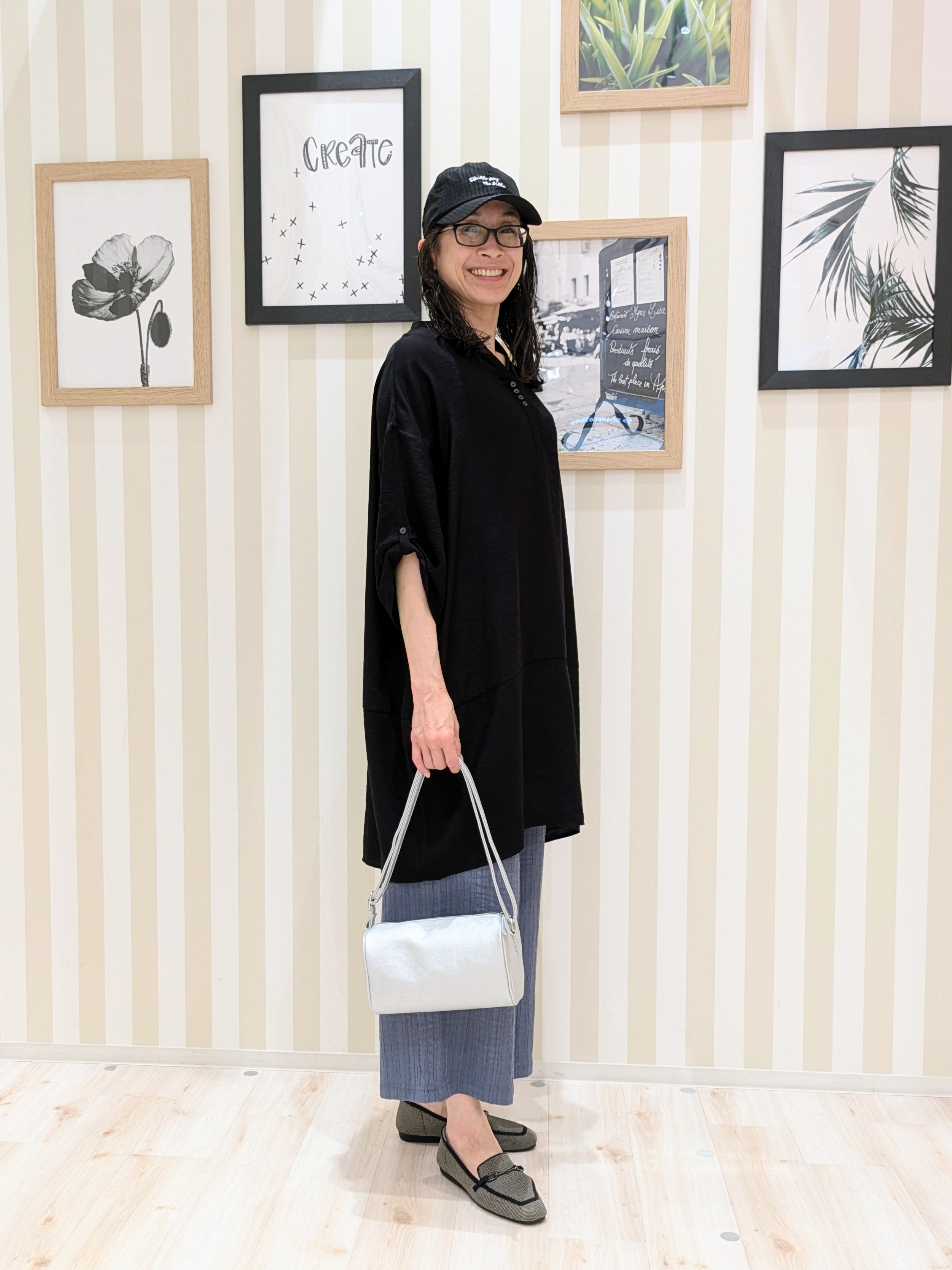 Mikiさんの「SHOO･LA･RUE｜【ひんやり/S-LL/洗濯後しわになりにくい】体型カバーにも ゆるっとリラックス 7分袖チュニック」を使ったコーディネート