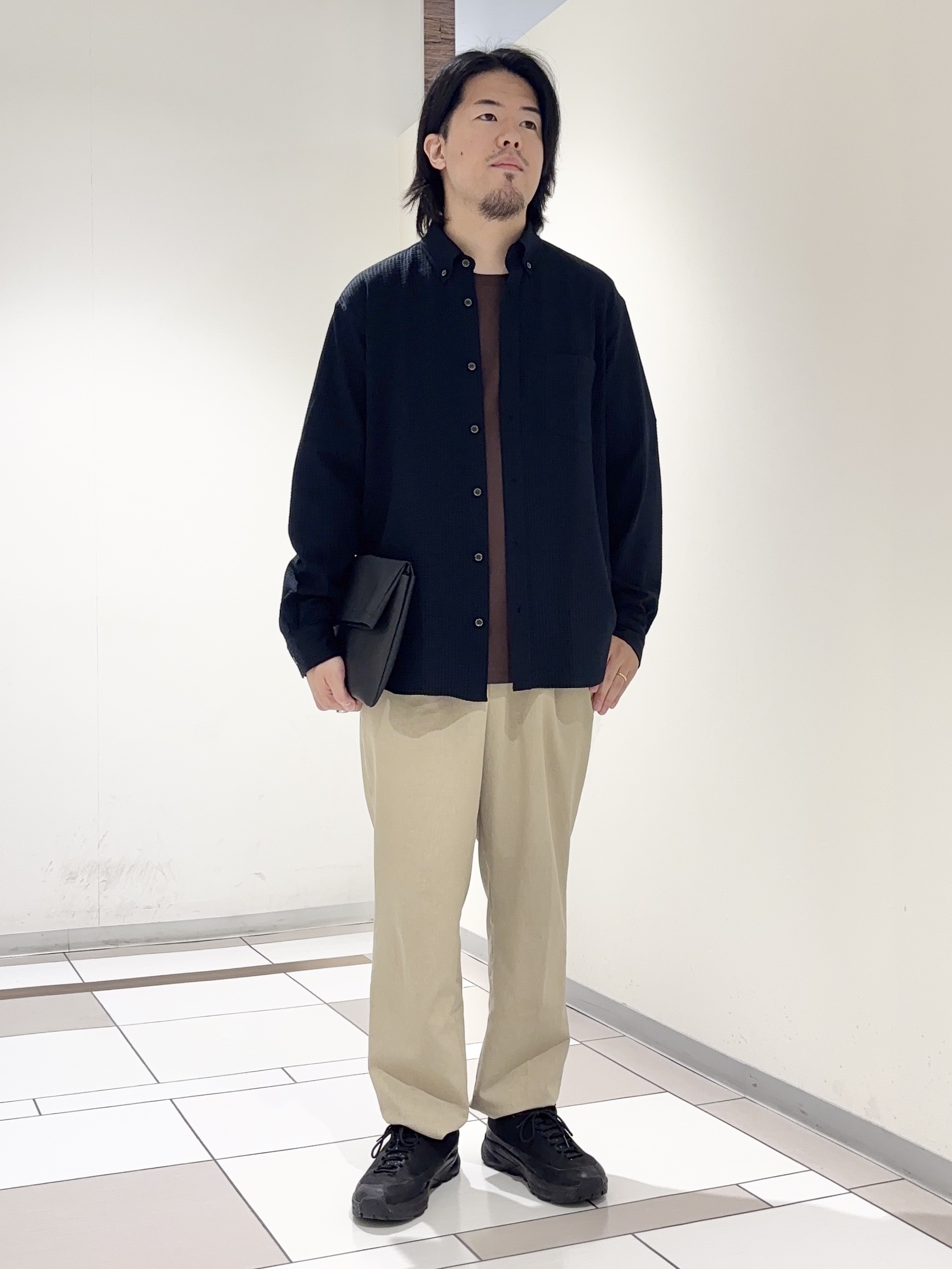 及川さんの「TAKEO KIKUCHI｜【抗菌防臭/シーズンレス】シアサッカー ジャージシャツ」を使ったコーディネート