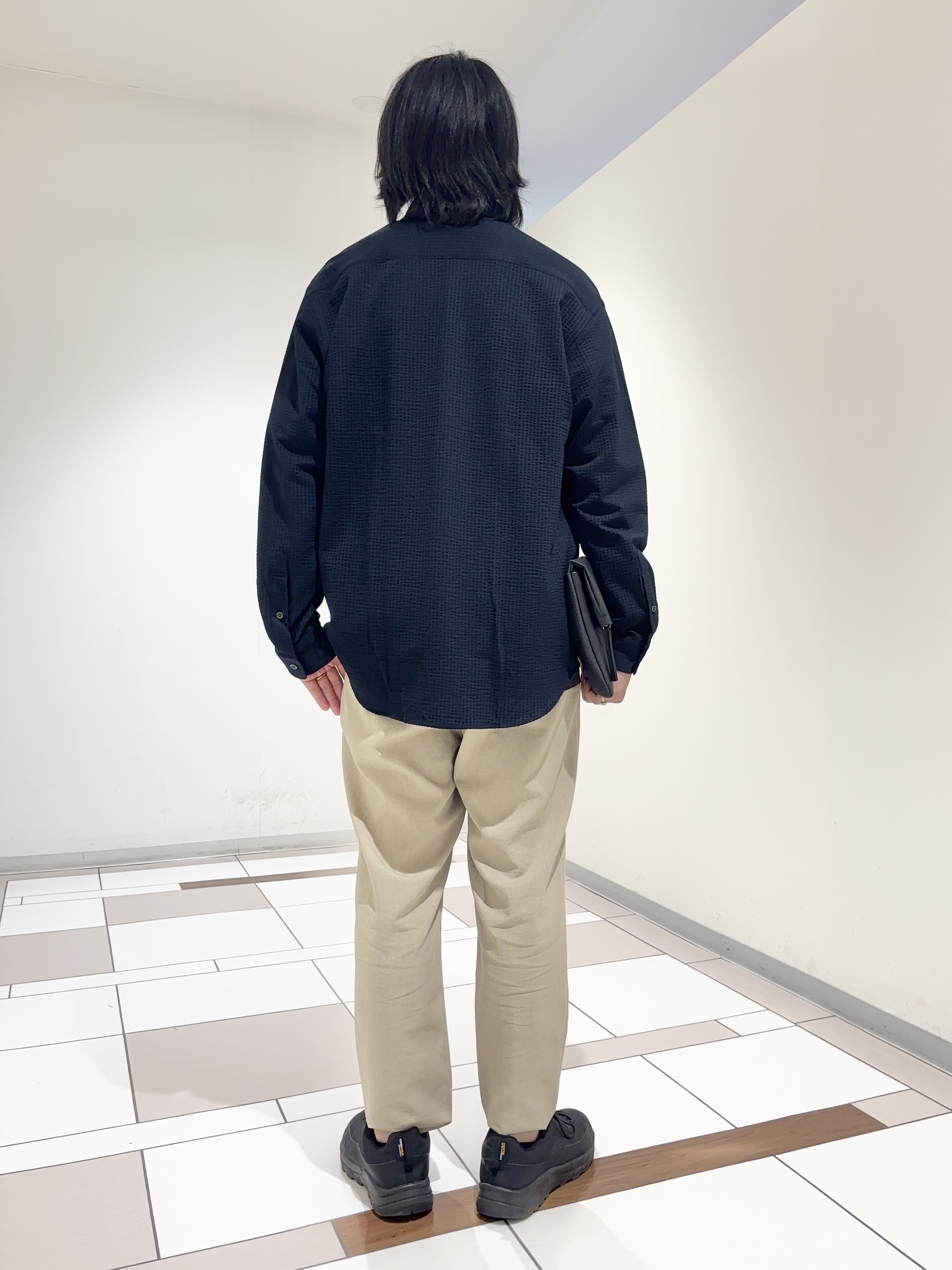 及川さんの「TAKEO KIKUCHI｜【抗菌防臭/シーズンレス】シアサッカー ジャージシャツ」を使ったコーディネート