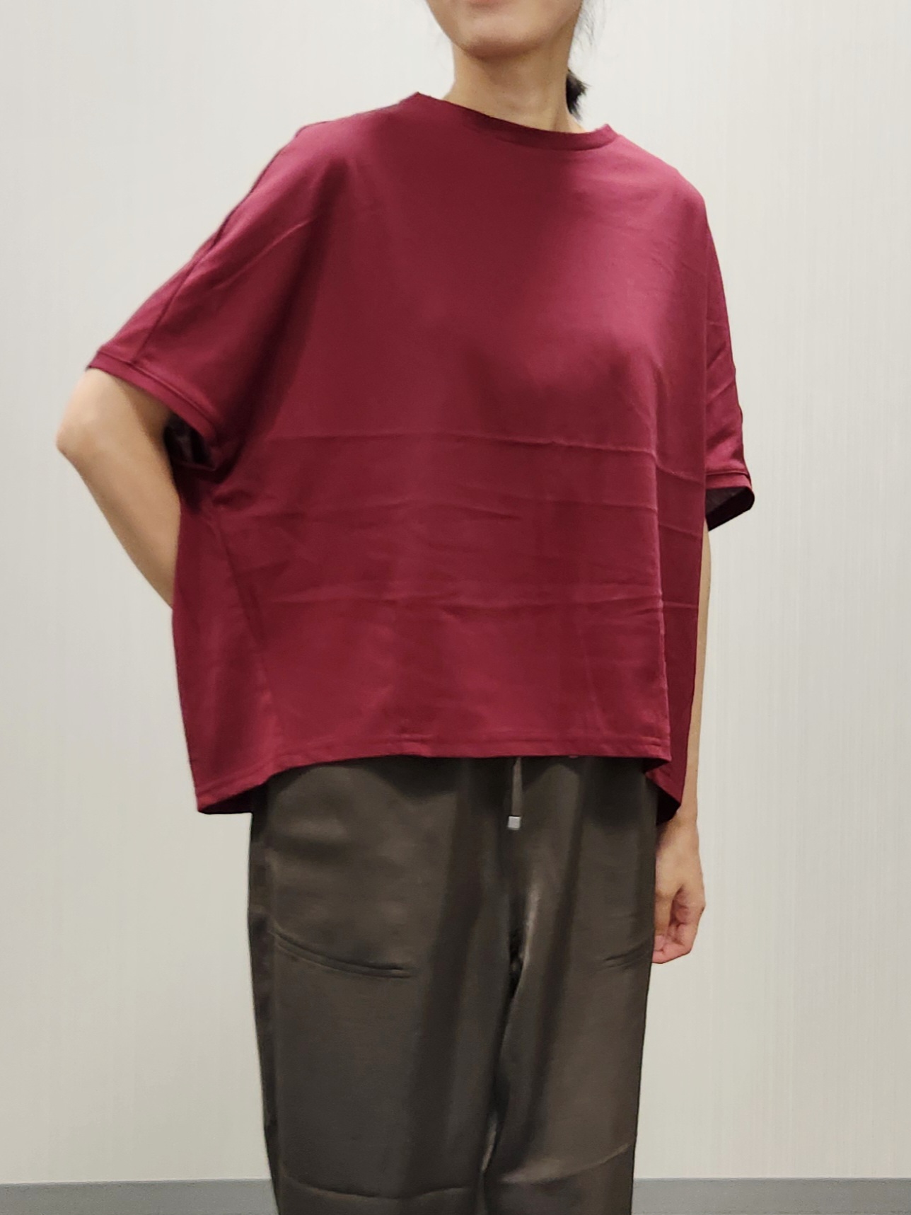 naraさんの「Dessin｜【汗シミ防止/UVカット】ドルマンスリーブ プルオーバー」を使ったコーディネート