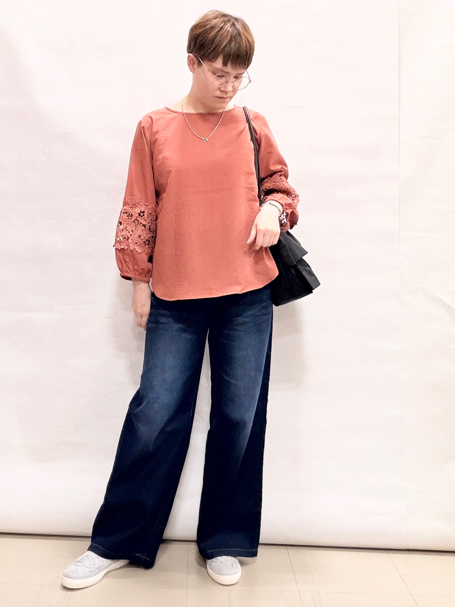 なっちゃんさんの「SHOO･LA･RUE｜【洗濯機可/S-LL/洗濯後しわになりにくい】お袖レースデザインブラウス」を使ったコーディネート