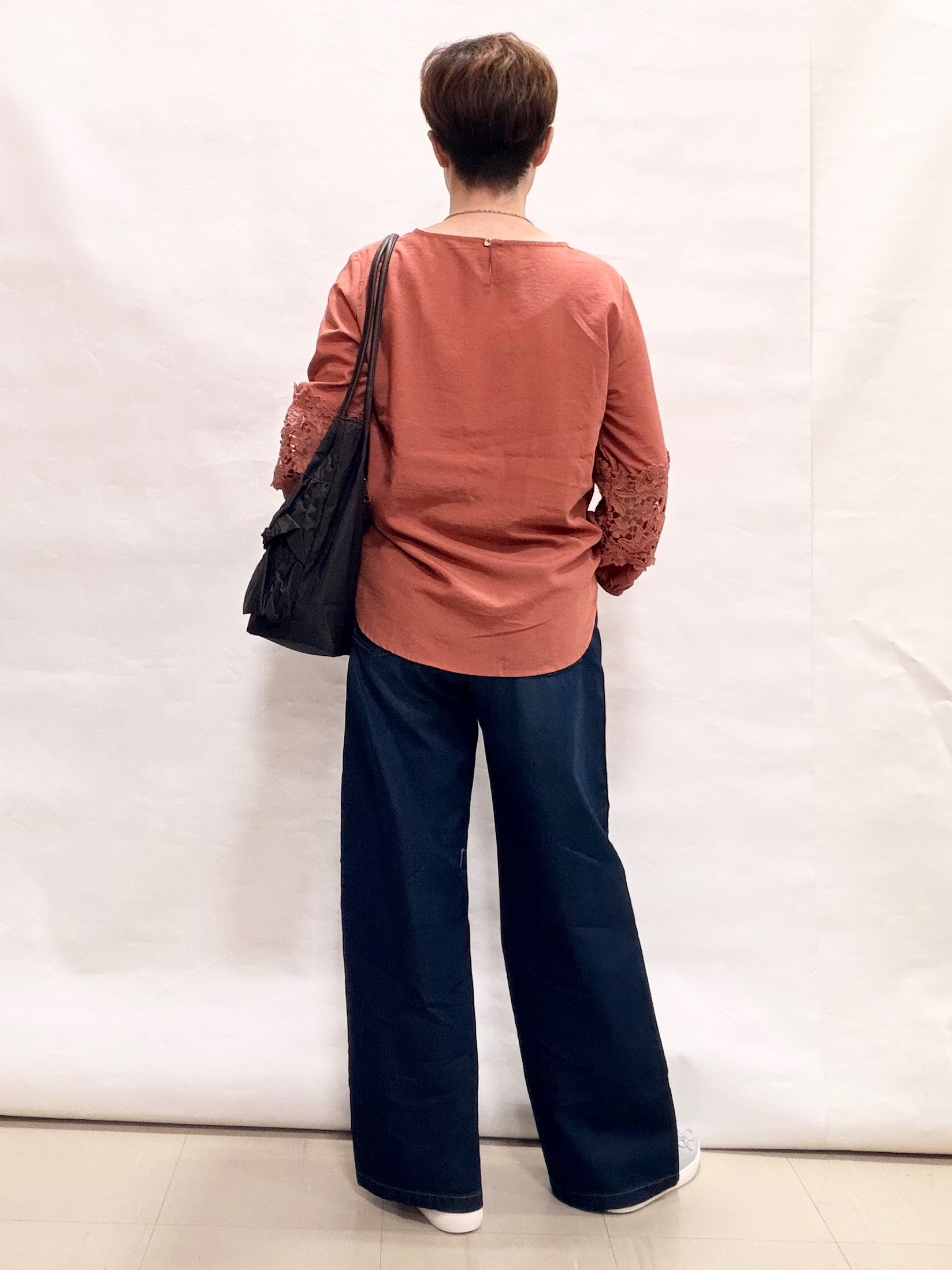 なっちゃんさんの「SHOO･LA･RUE｜【洗濯機可/S-LL/洗濯後しわになりにくい】お袖レースデザインブラウス」を使ったコーディネート