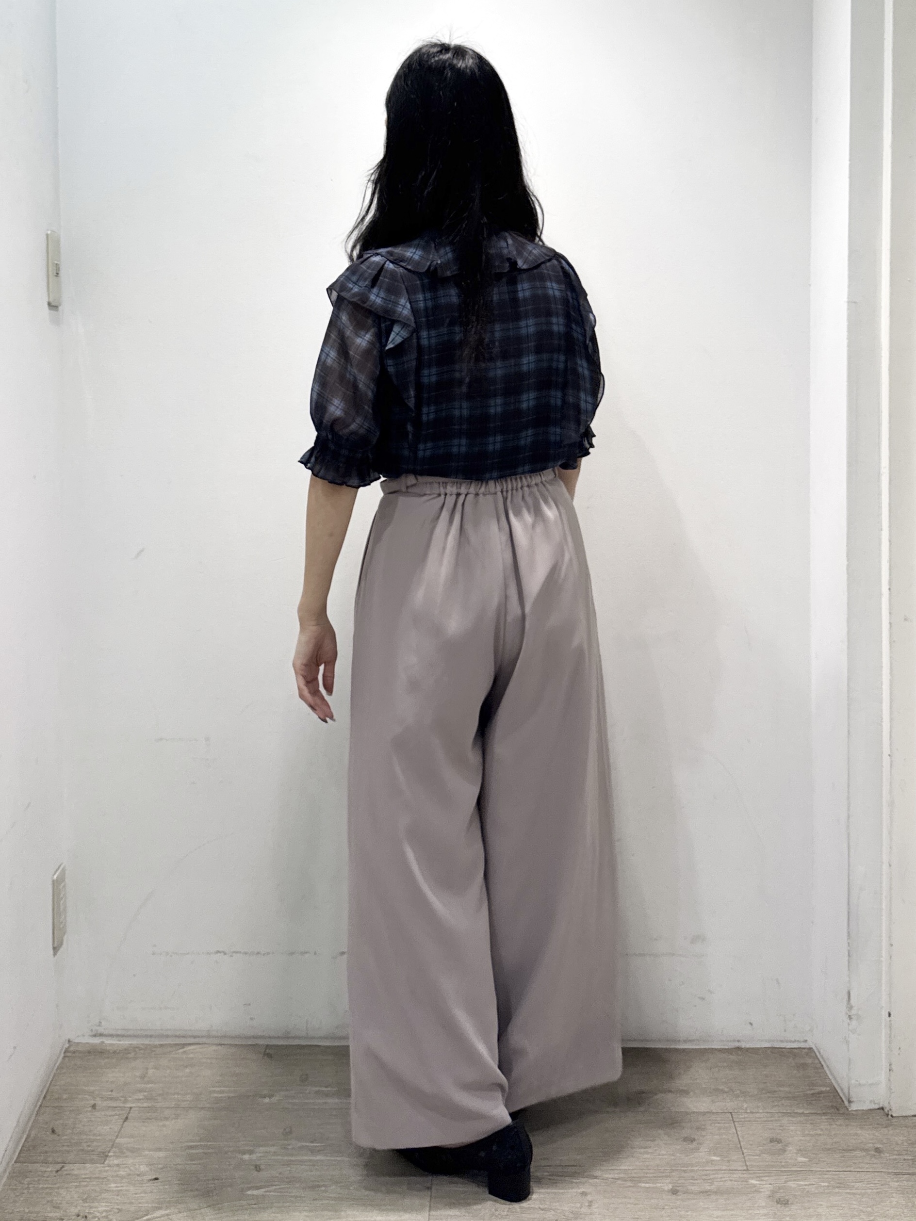 yuicciさんの「OPAQUE.CLIP｜【楊柳シフォンで涼しく】フリルチェックブラウス」を使ったコーディネート