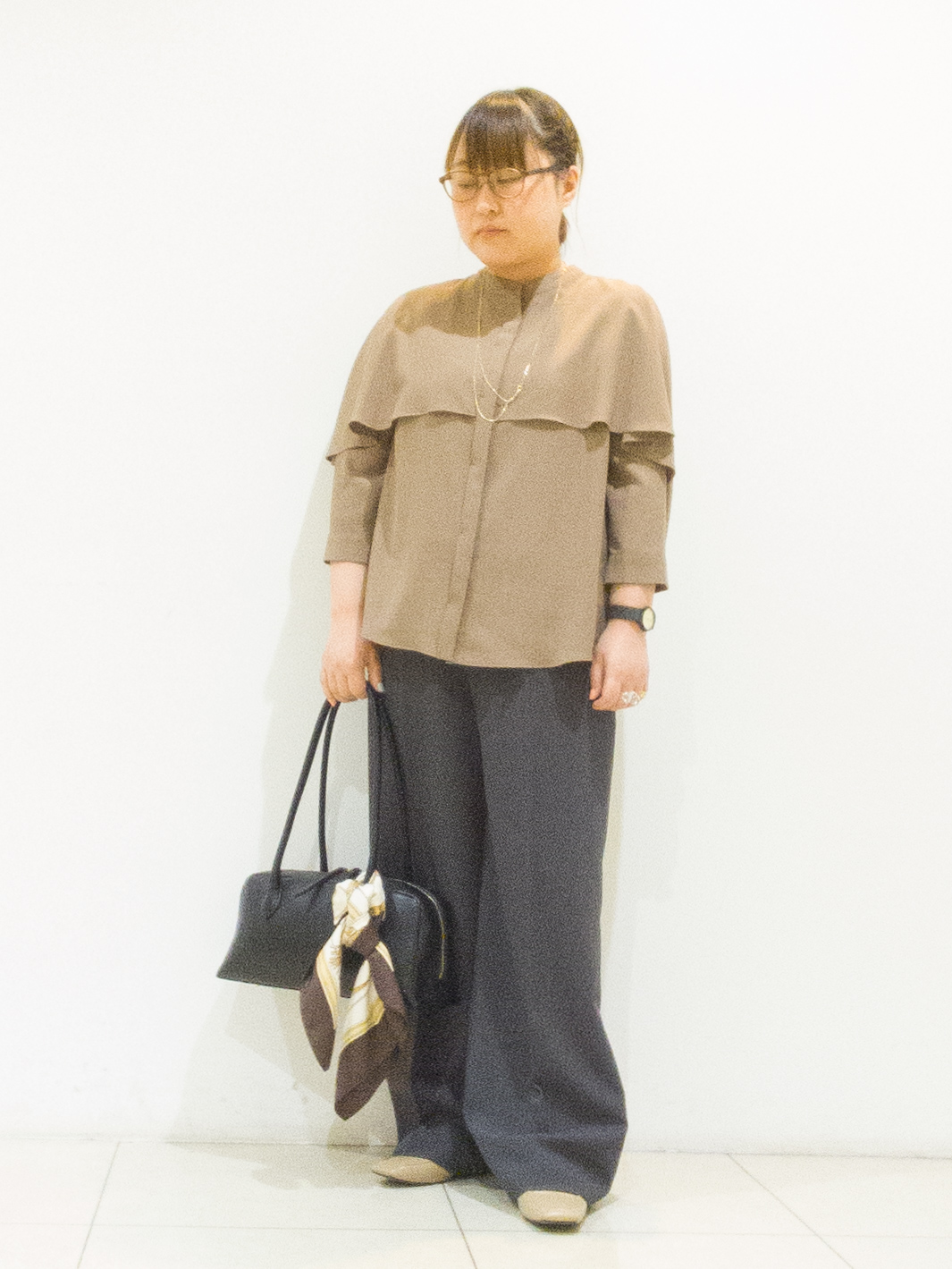 takedaさんの「UNTITLED｜【接触冷感/UVケア/夏羽織り/着る日傘】ケープ風ブラウス」を使ったコーディネート
