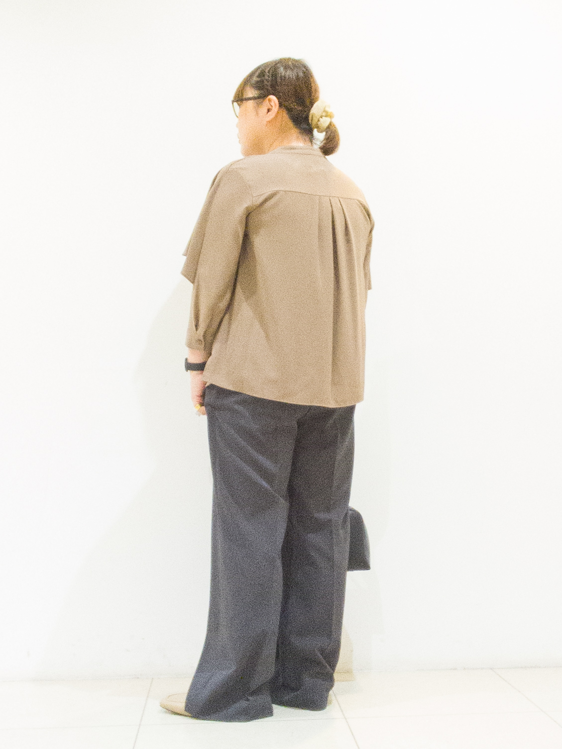 takedaさんの「UNTITLED｜【接触冷感/UVケア/夏羽織り/着る日傘】ケープ風ブラウス」を使ったコーディネート