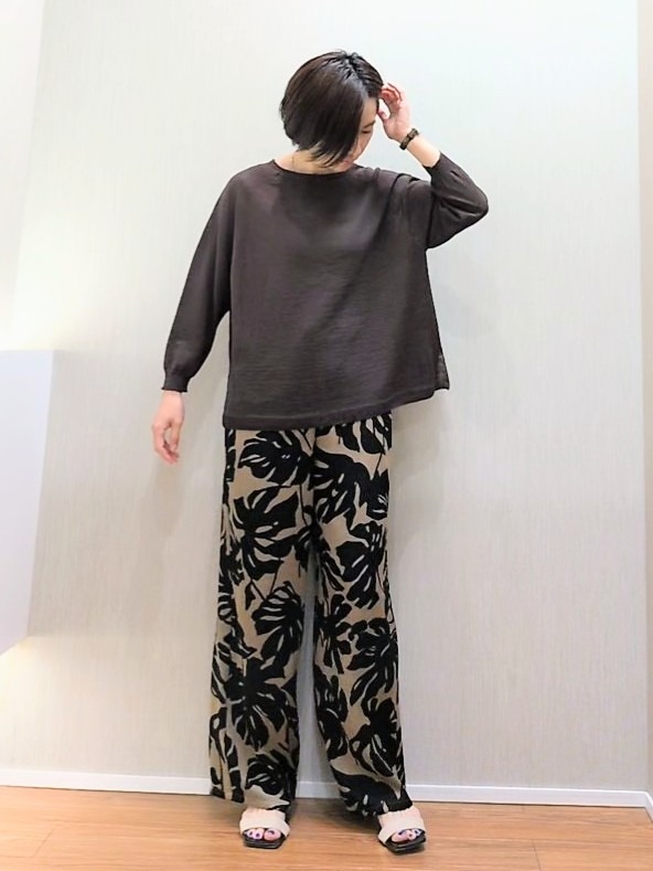 ミズタさんの「UNTITLED｜【ゆったり/リラクシー】リネンボートネックプルオーバー」を使ったコーディネート