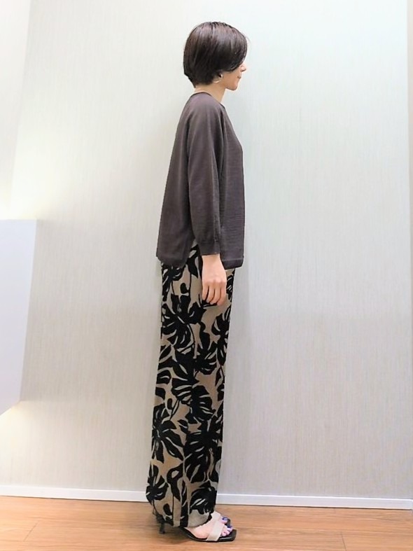 ミズタさんの「UNTITLED｜【ゆったり/リラクシー】リネンボートネックプルオーバー」を使ったコーディネート