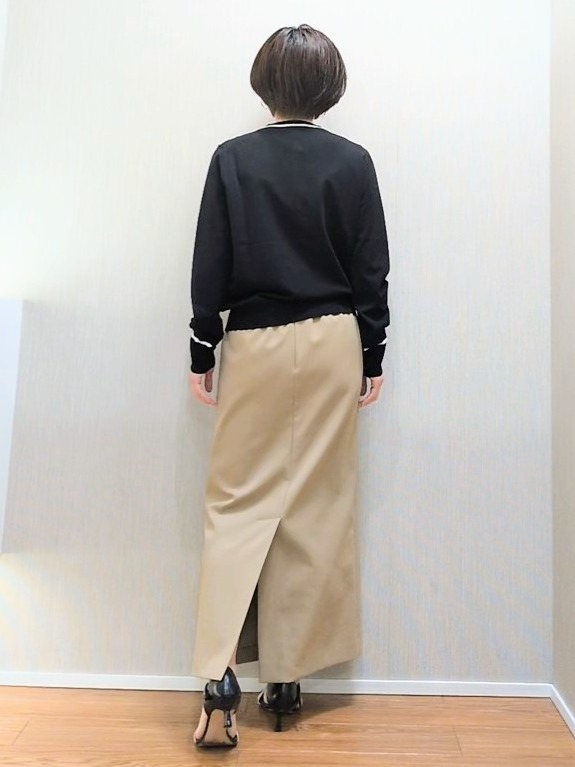 ミズタさんの「UNTITLED｜【アンサンブル可能】コンパクトニットカーディガン」を使ったコーディネート