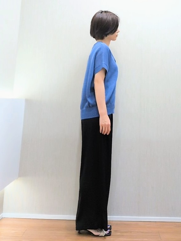 ミズタさんの「UNTITLED｜【洗える/清涼感】ドライタッチスリーブレスカーディガン」を使ったコーディネート
