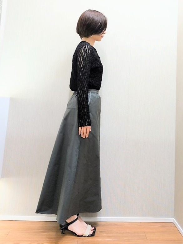 ミズタさんの「UNTITLED｜レースプルオーバー」を使ったコーディネート