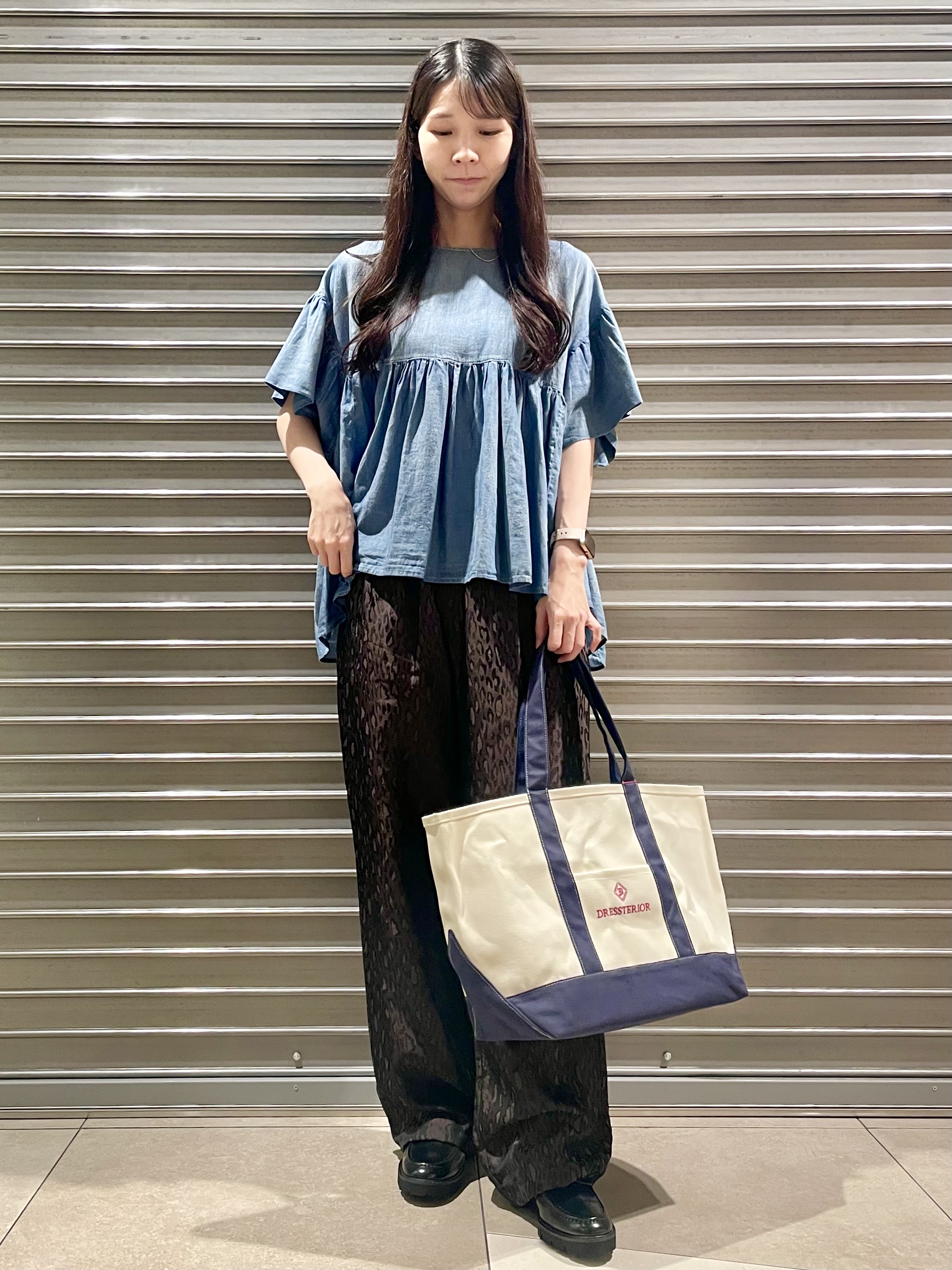 ことさんの「DRESSTERIOR｜【涼しく着映え】シアーデニムAラインブラウス」を使ったコーディネート