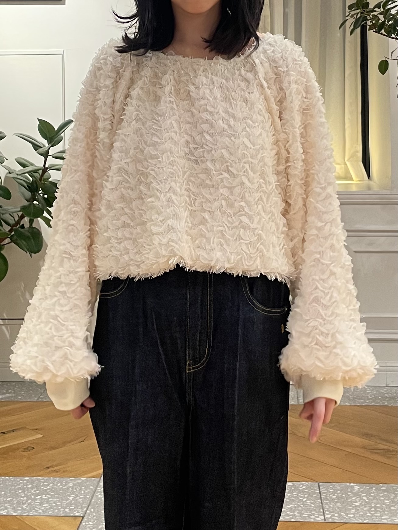 Lilyさんの「DRESSTERIOR｜provoke（プロヴォーク）【別注】 フワラーモチーフブラウス」を使ったコーディネート