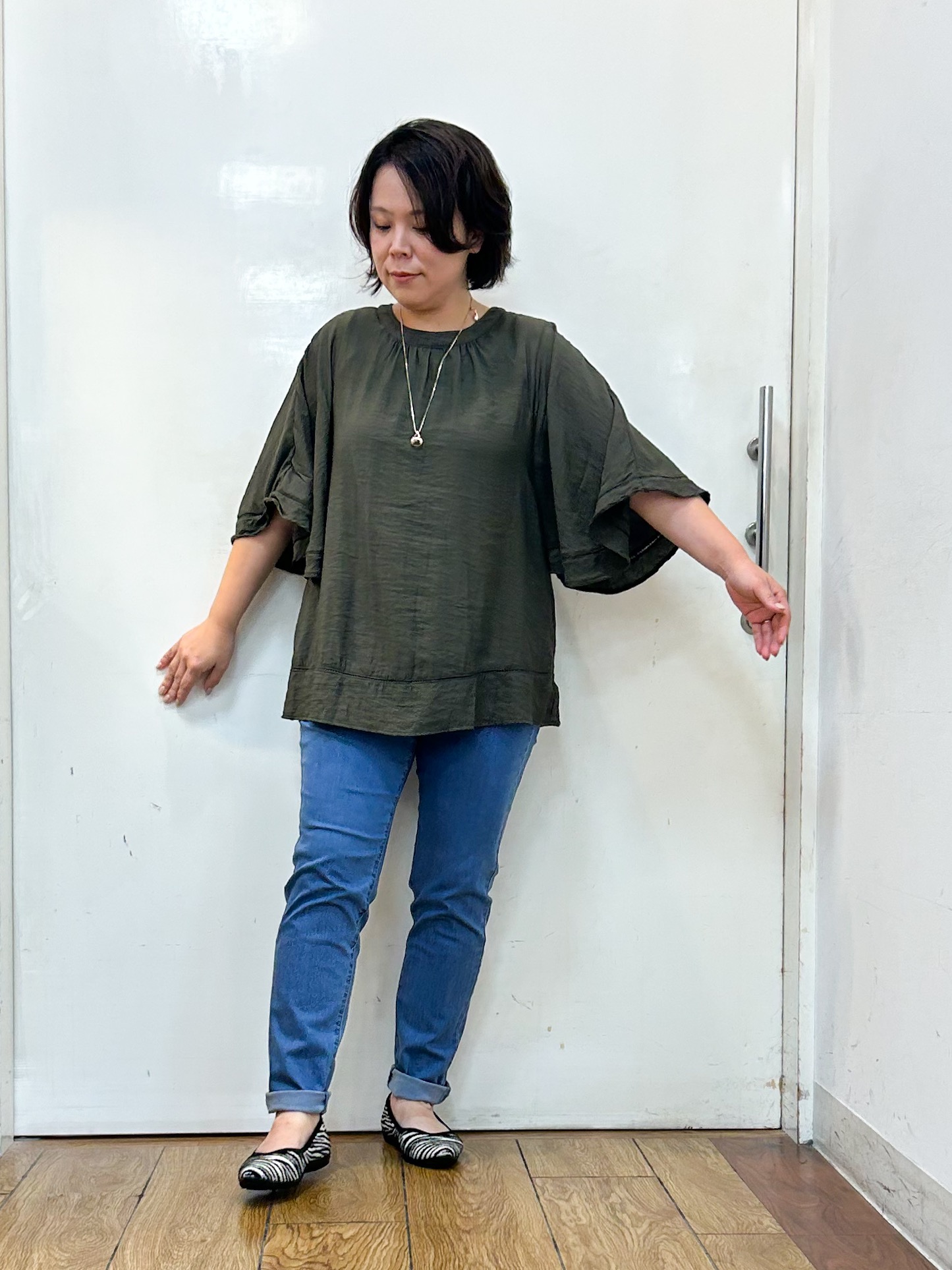 haruさんの「SHOO･LA･RUE｜【ひんやり/S-LL/体型カバー】はしごレースが涼し気な スラブポンチョ風ブラウス」を使ったコーディネート