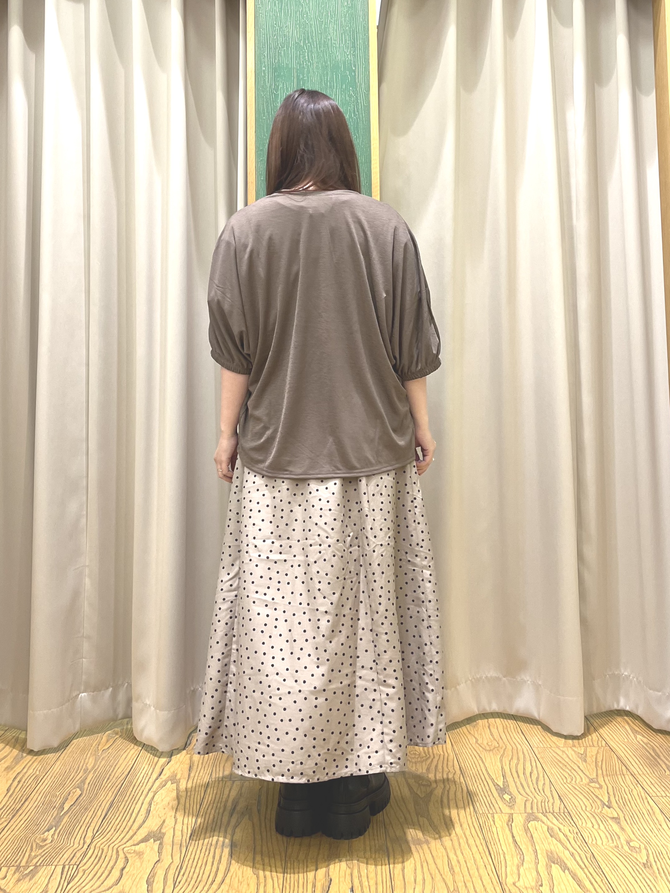 ゆっきーさんの「SHOO･LA･RUE｜【S-LL】大人っぽく着られる ジェルロゴプリントTシャツ」を使ったコーディネート