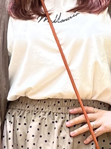 ゆっきーさんの「SHOO･LA･RUE｜【S-LL】大人っぽく着られる ジェルロゴプリントTシャツ」を使ったコーディネート