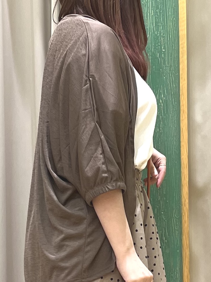 ゆっきーさんの「SHOO･LA･RUE｜【S-LL】大人っぽく着られる ジェルロゴプリントTシャツ」を使ったコーディネート