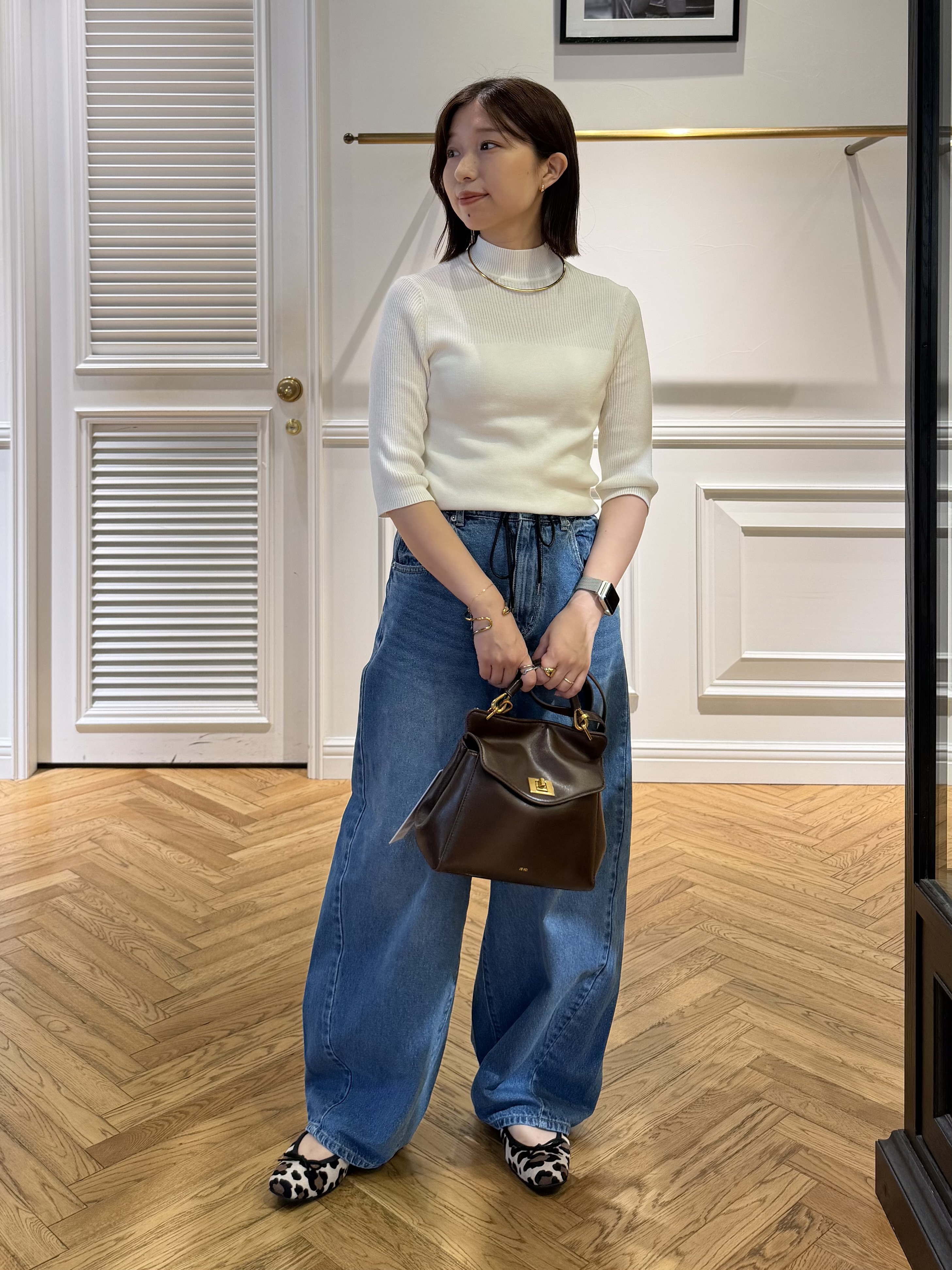 つじ まこさんの「DRESSTERIOR｜ドロストバギーカーブデニム」を使ったコーディネート
